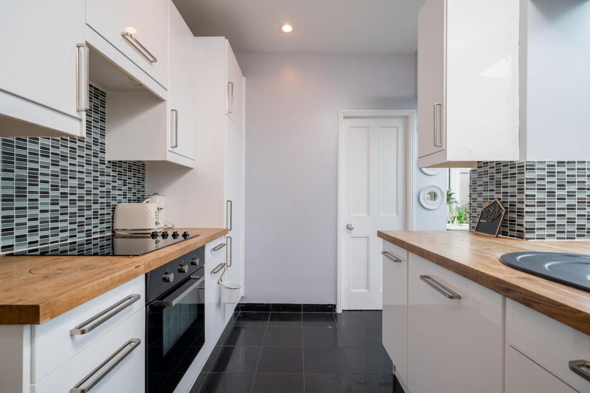 Lavish Lux 3bed 2bath Garden Sunroom Parking * London