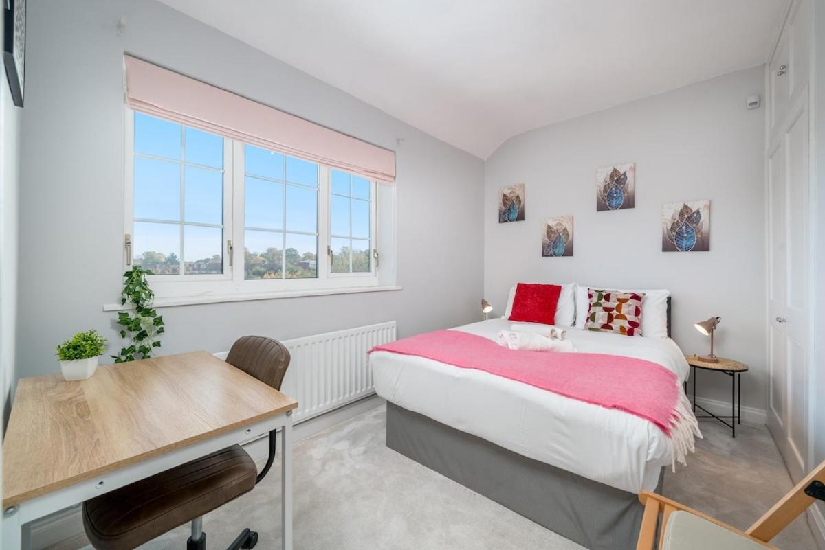Lavish Lux 3bed 2bath Garden Sunroom Parking Villaer