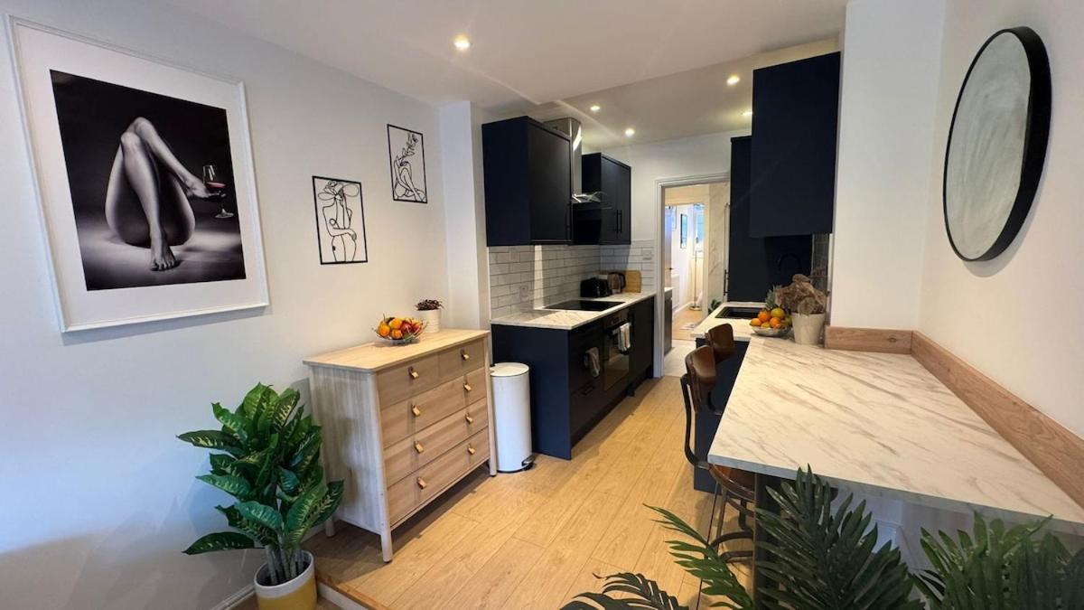 Elegant Retreat In Hampstead - Access * London