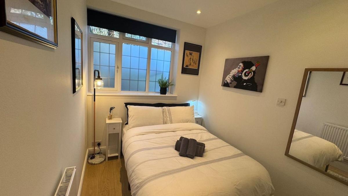 Elegant Retreat In Hampstead - Access