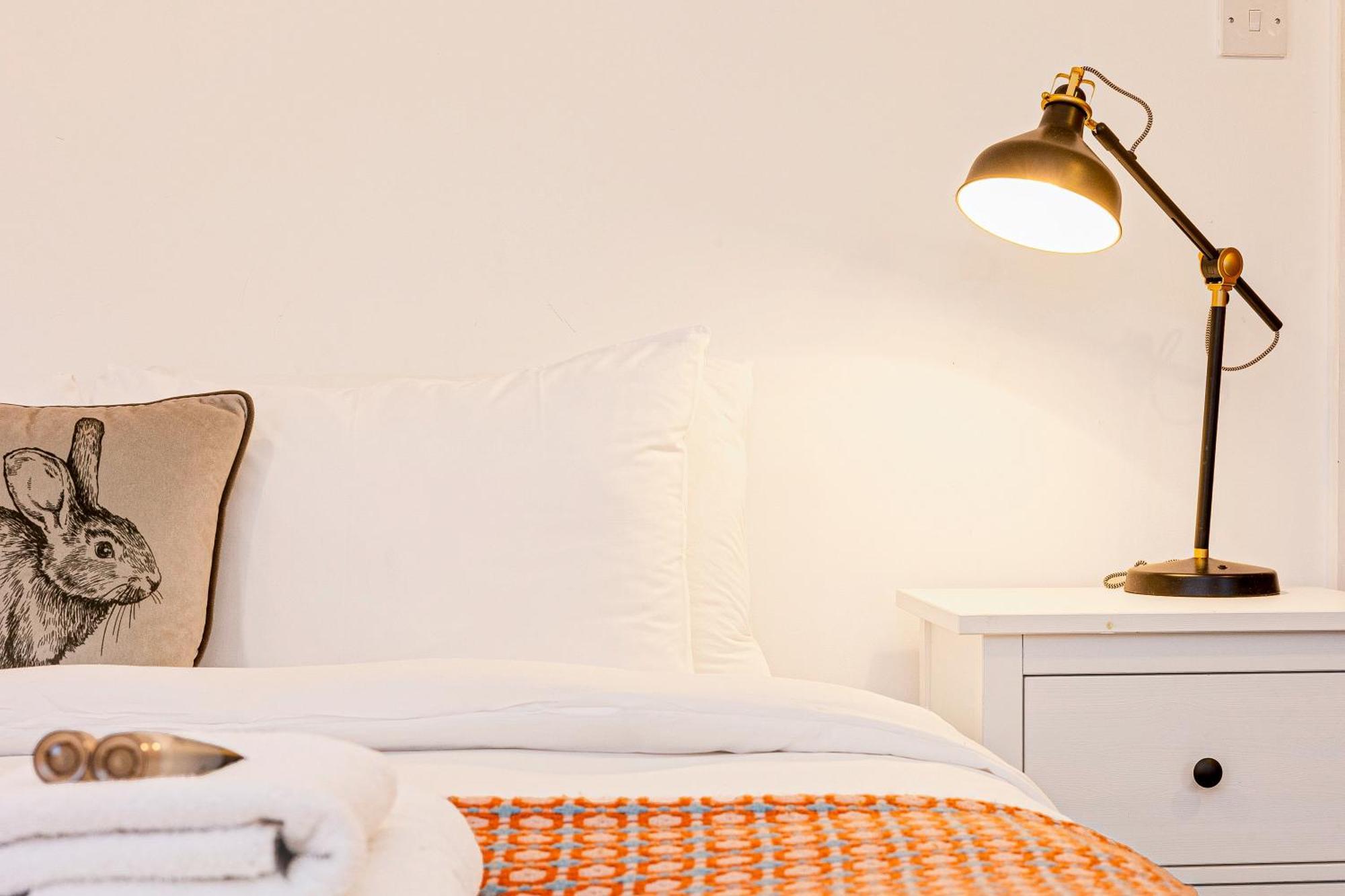 Сasa de vacaciones 3br Flat W Garden In West Kensington, 4min Tube Station *