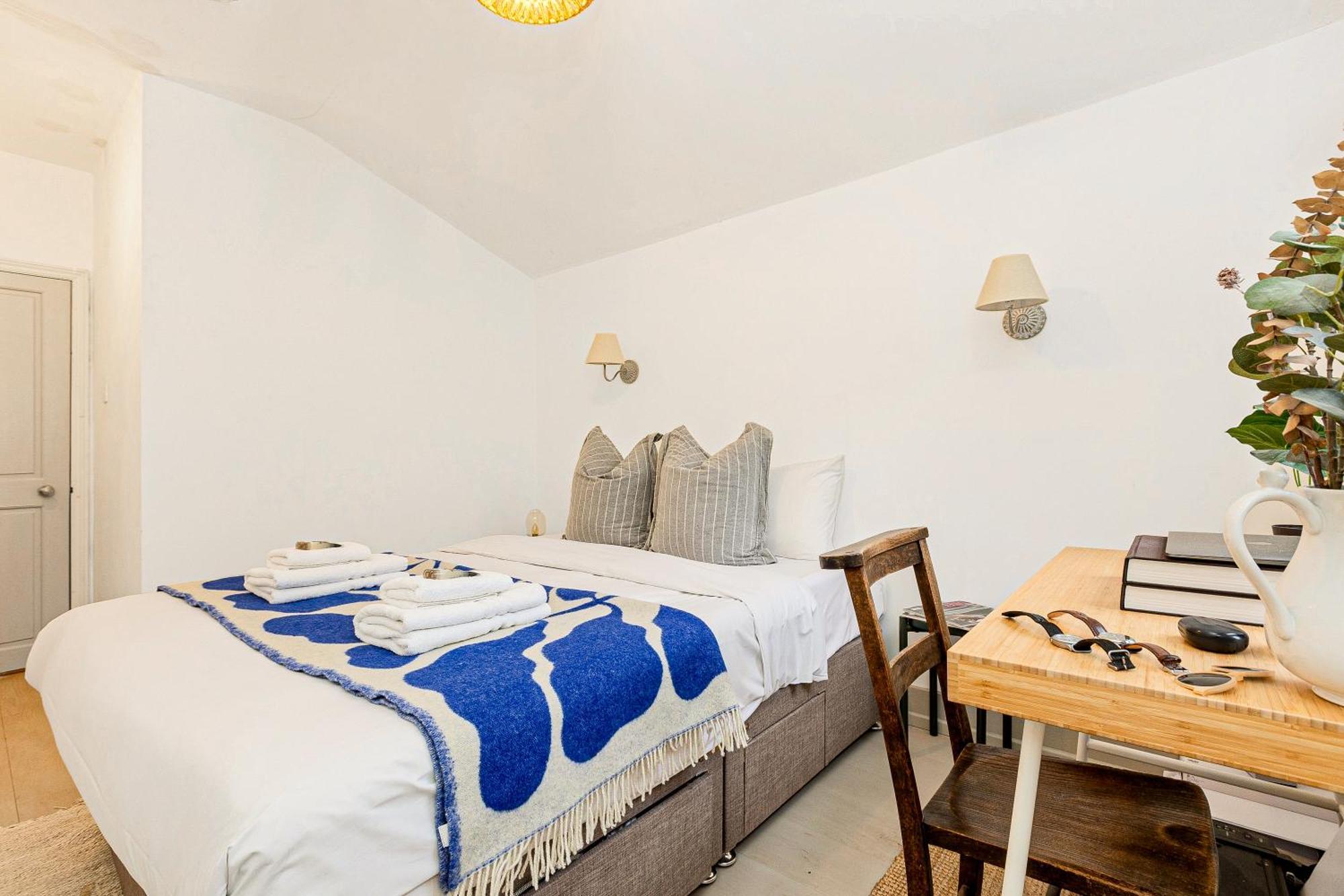 3br Flat W Garden In West Kensington, 4min Tube Station Сasa de vacaciones