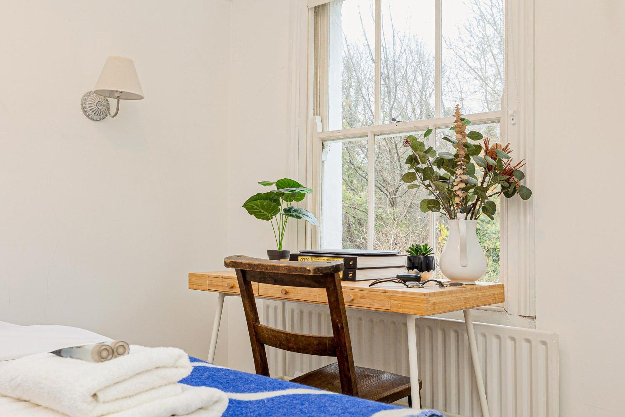 3br Flat W Garden In West Kensington, 4min Tube Station Сasa de vacaciones Londres
