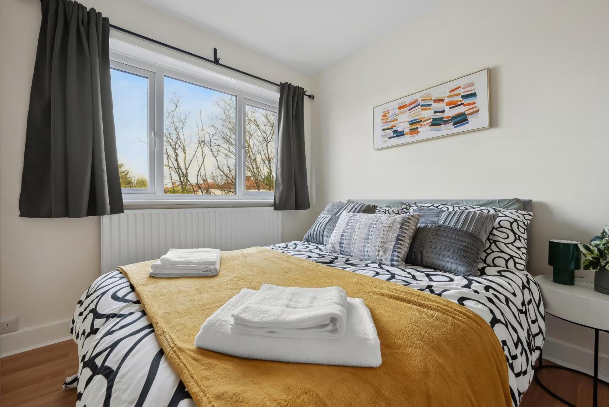 Apartment Vichy - Edgware Way 2 Bed Modern