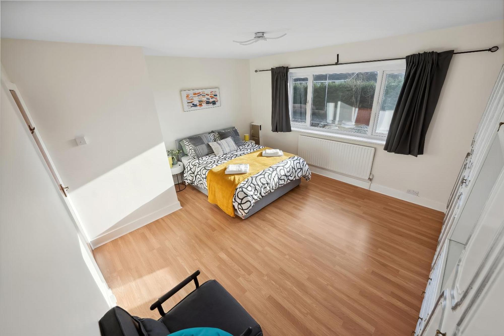 Apartment Vichy - Edgware Way 2 Bed Modern