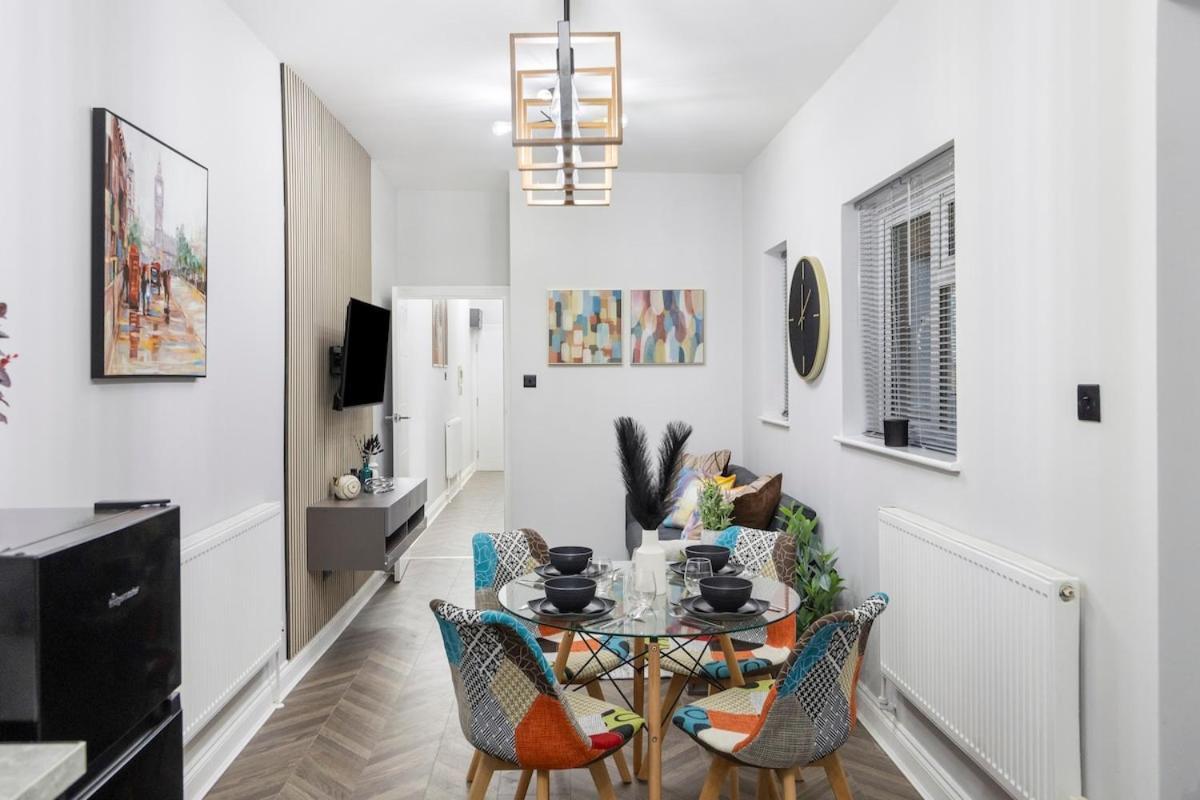 Modern 2 Bed In Bow With Garden Appartement *