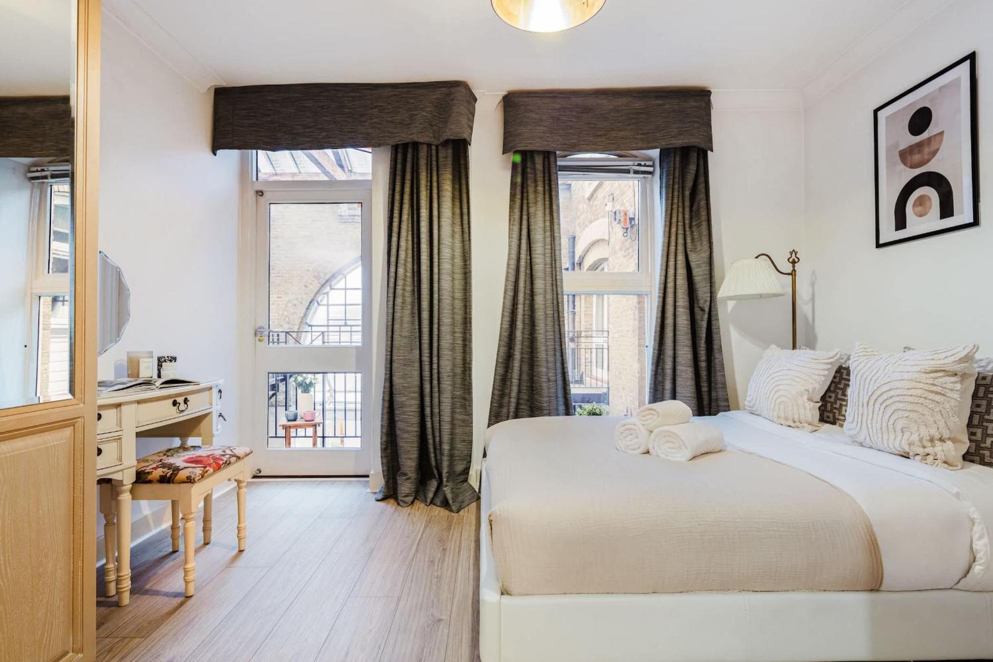 Heart Of The With Balcony - Thames - St Paul's - Cityapartmentstay *