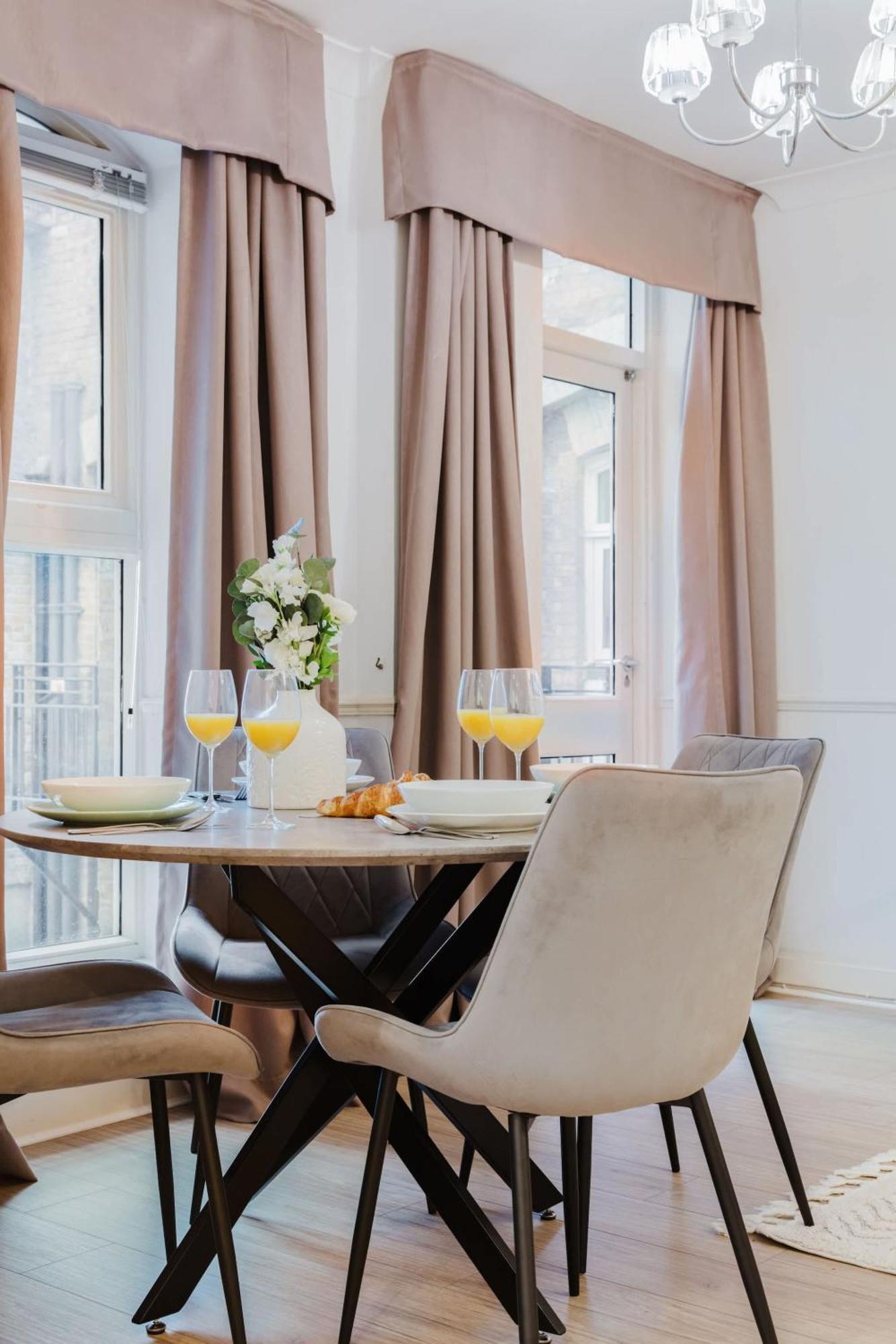 Heart Of The With Balcony - Thames - St Paul's - Cityapartmentstay Apartment