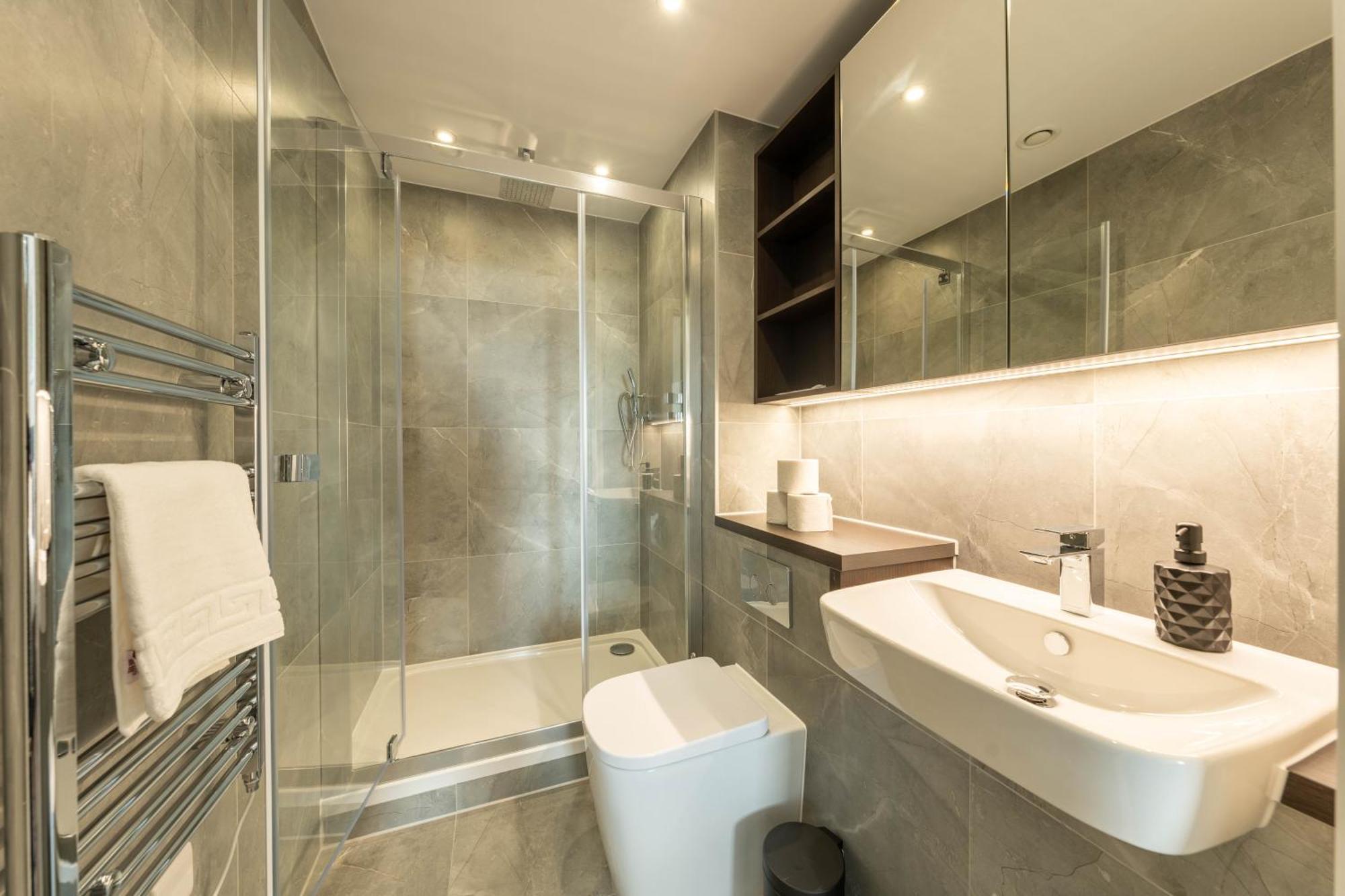 Mitre Picasso By Artsy Apartment *