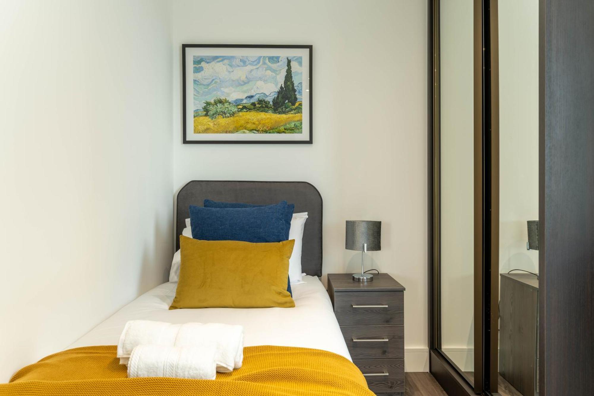 Apartment Mitre Gogh By Artsy