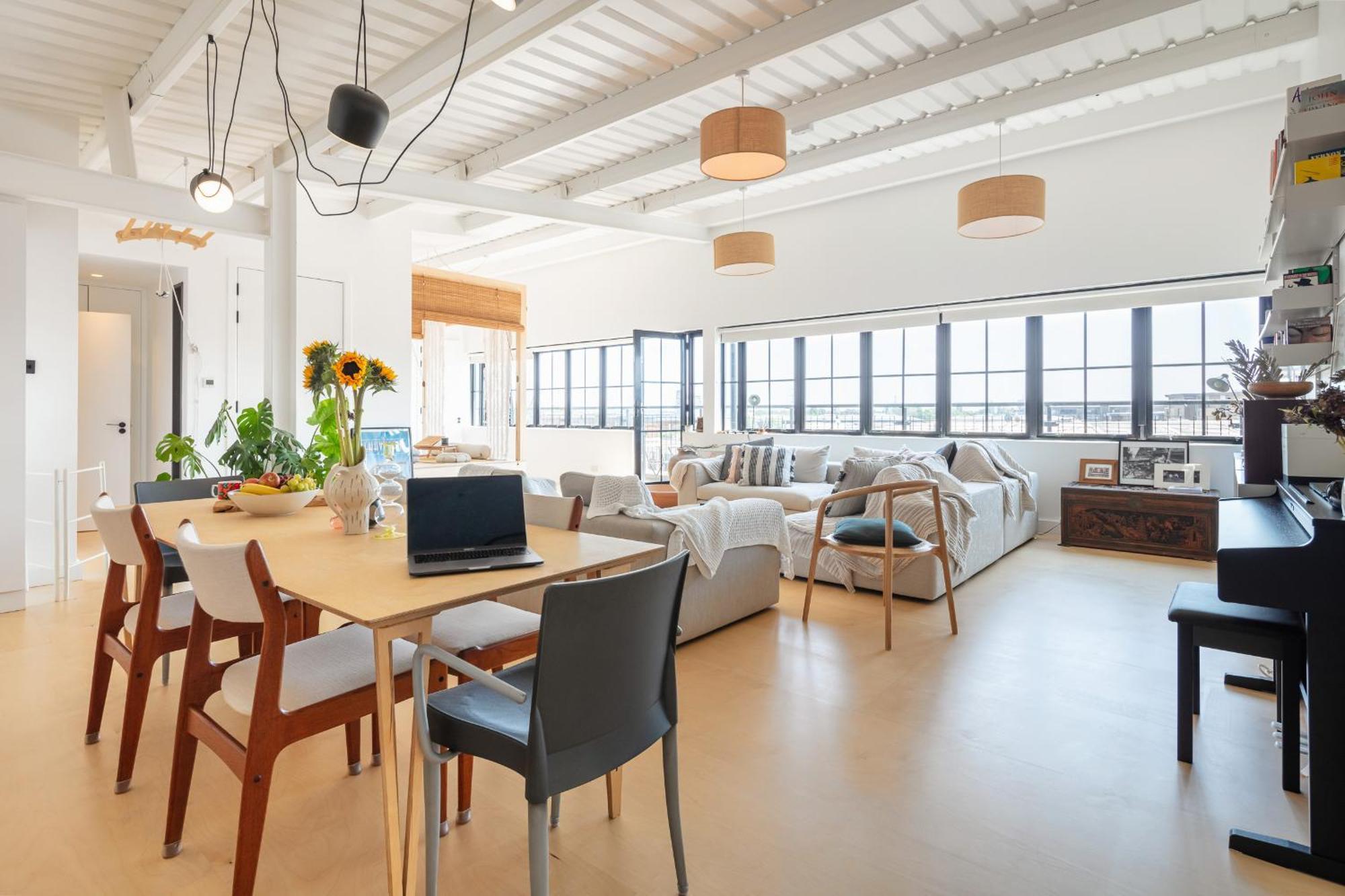 Apartment Luxury Penthouse Loft In Art-deco Warehouse Conversion London