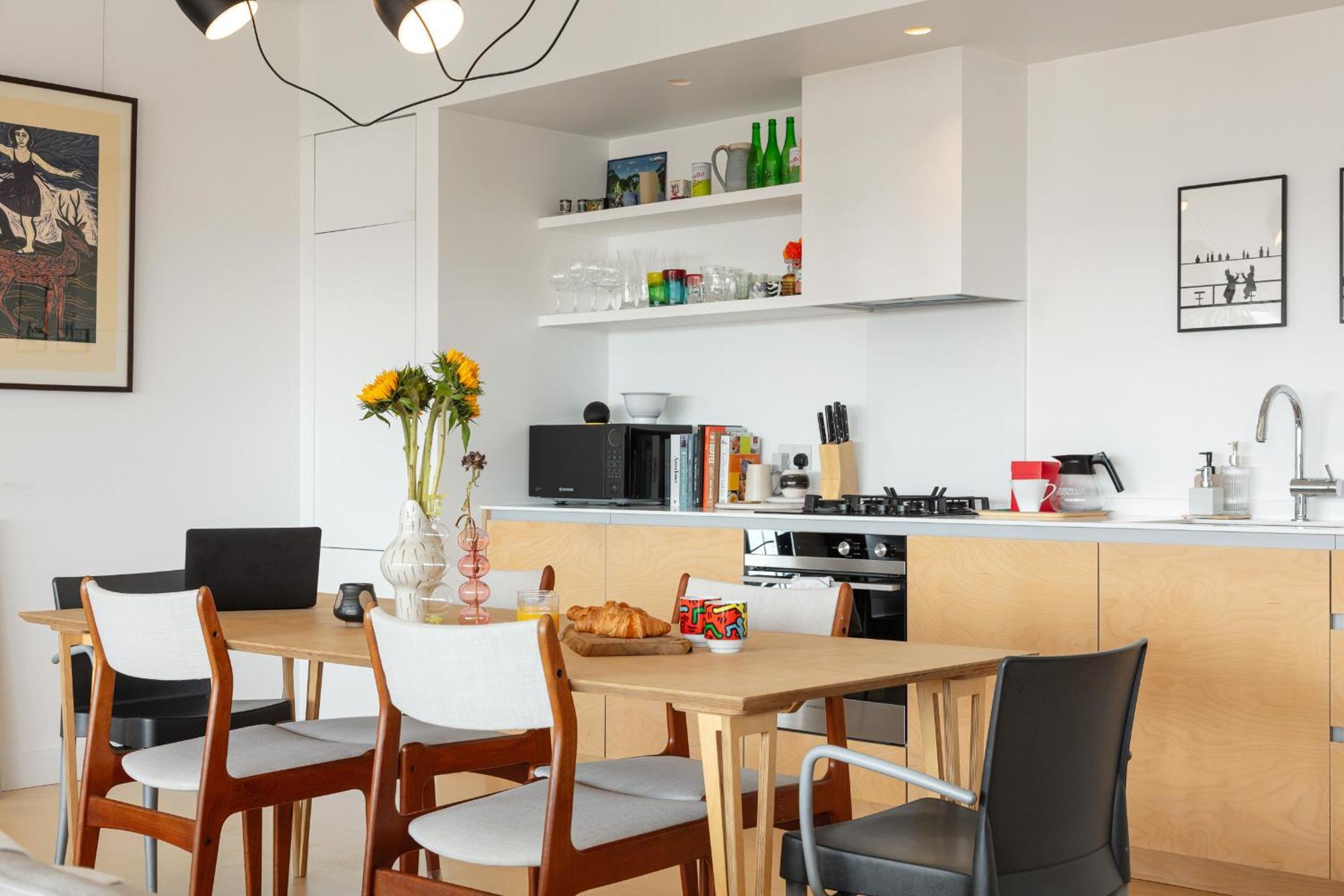 Apartment Luxury Penthouse Loft In Art-deco Warehouse Conversion London