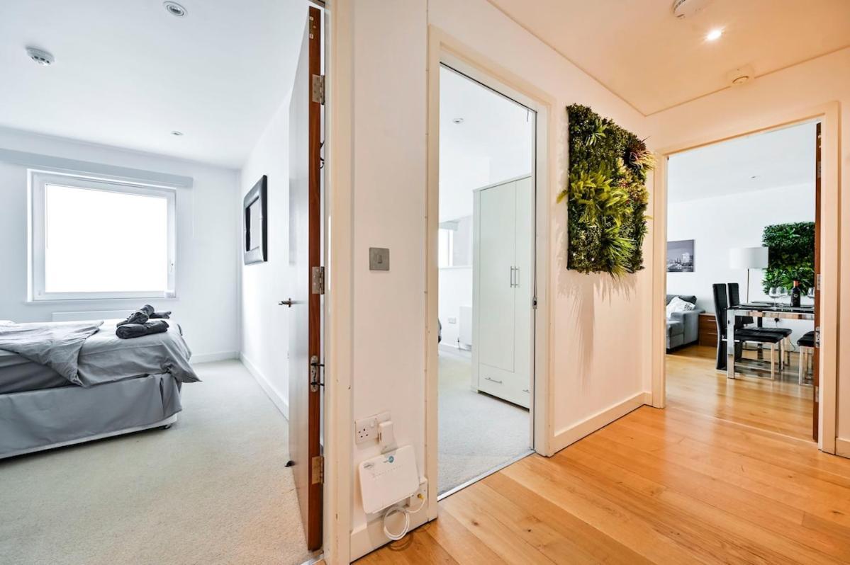 Luxury 3 Bed Next Victoria Station * Londen