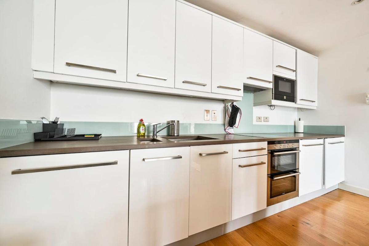 Luxury 3 Bed Next Victoria Station Appartement Londen