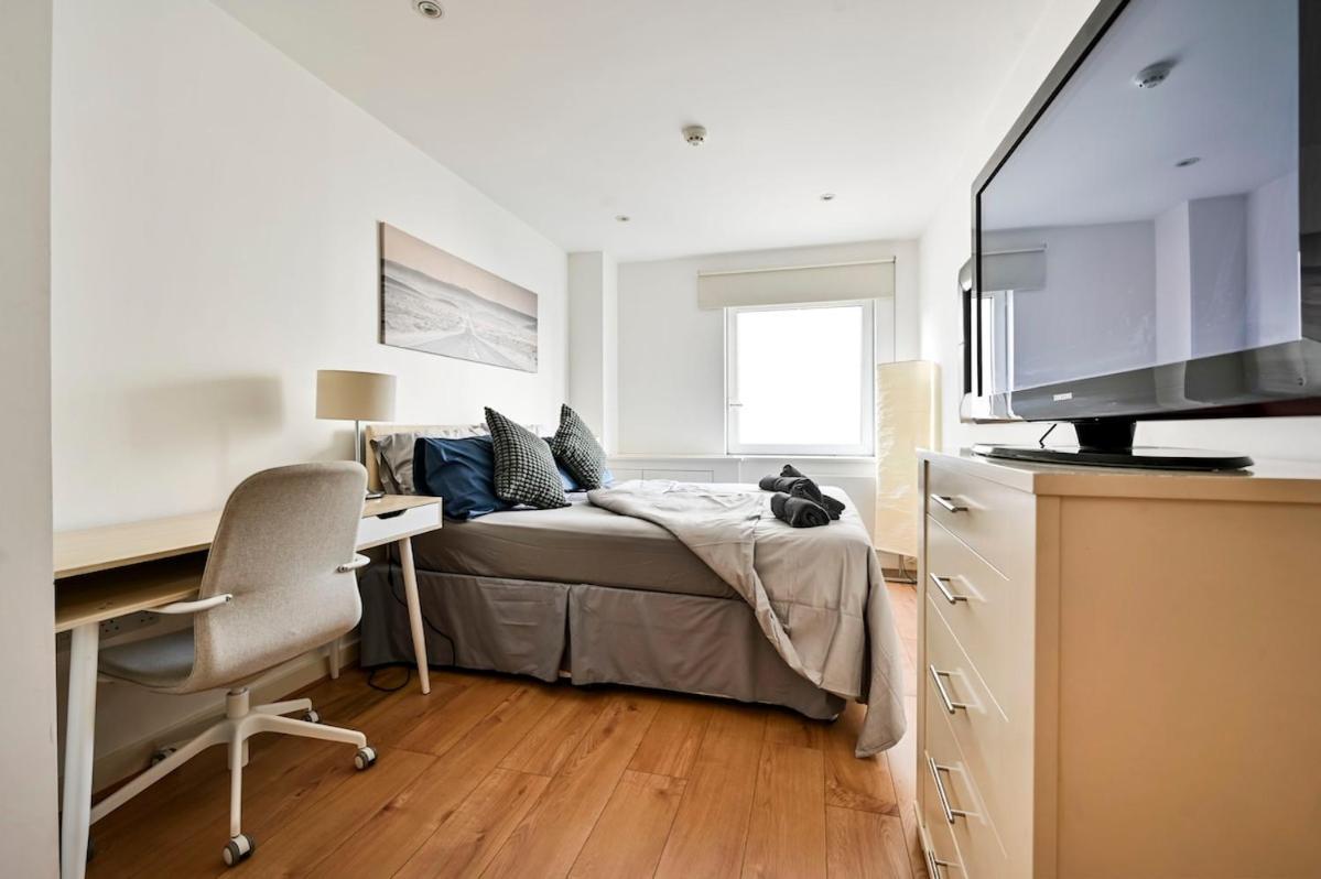 Luxury 3 Bed Next Victoria Station Londen