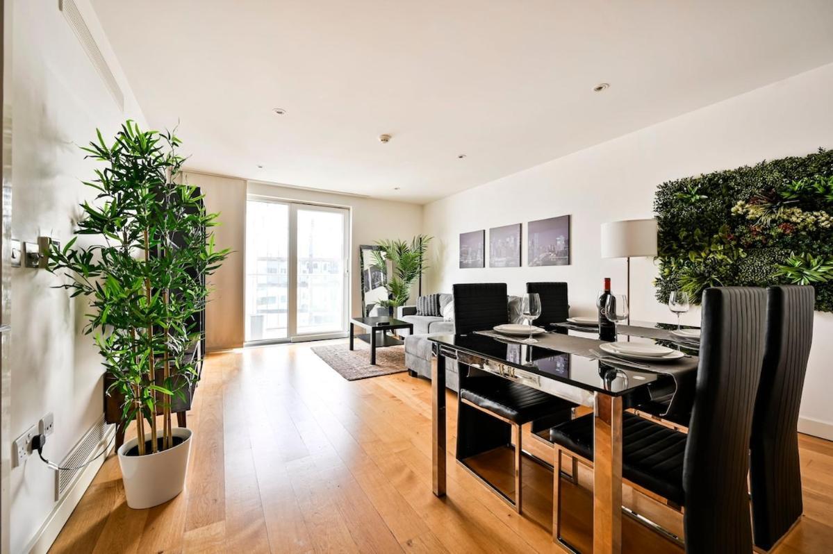 Appartement Luxury 3 Bed Next Victoria Station Londen