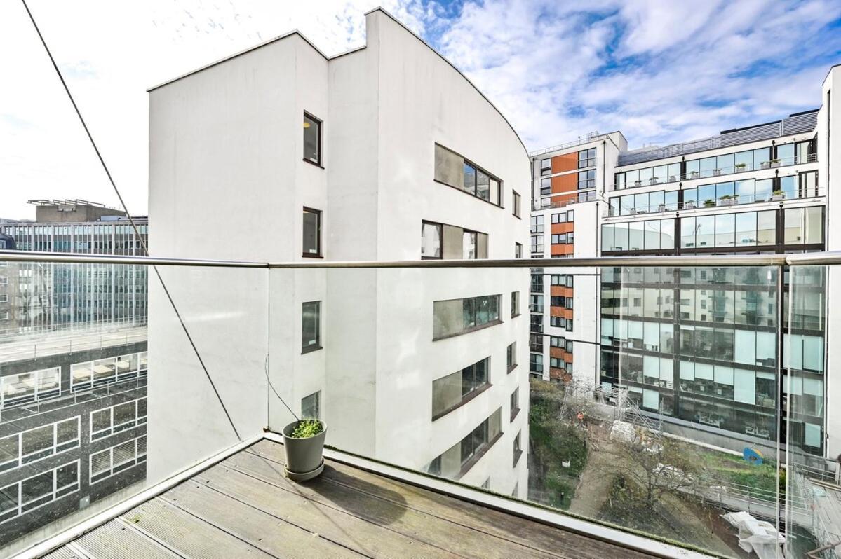 Appartement Luxury 3 Bed Next Victoria Station Londen