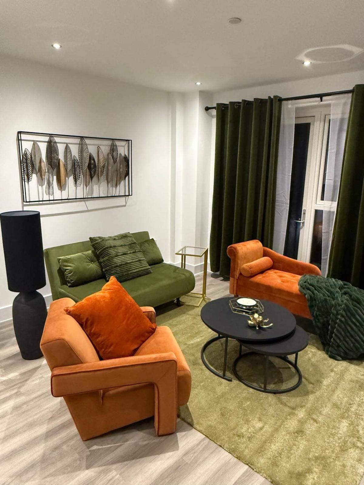 Appartement Stunning 2 Bed In Royal Wharf Next To Excel & Airport Londen
