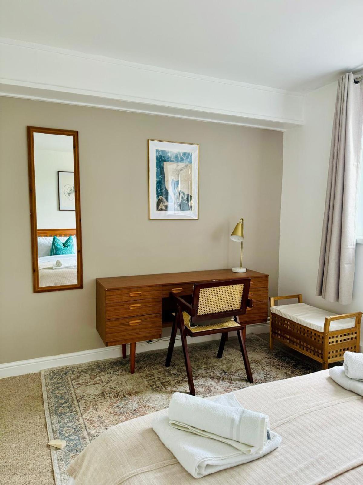 Modern Flat At Selden House London