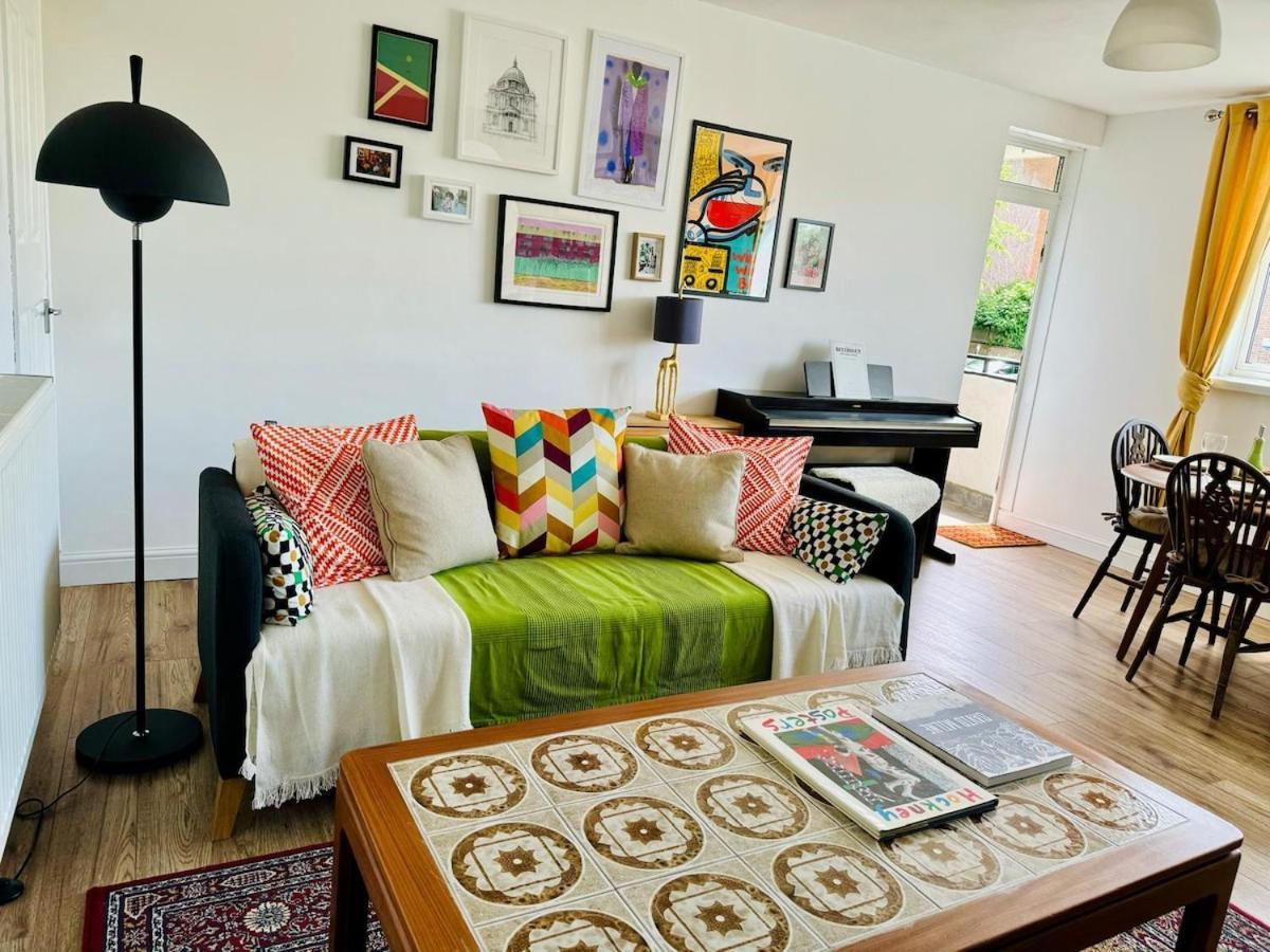 Modern Flat At Selden House Apartment *