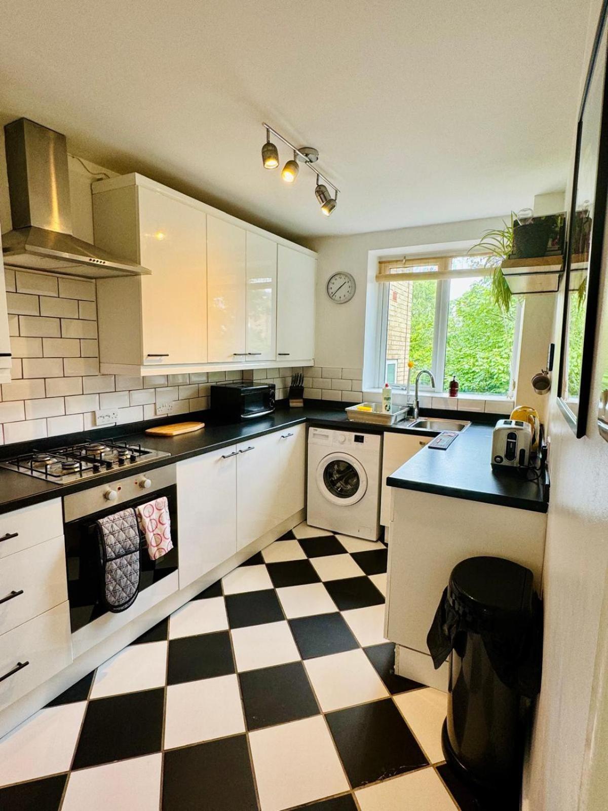 Apartment Modern Flat At Selden House London