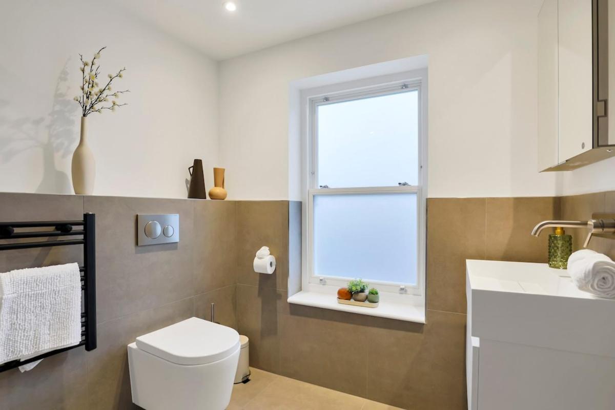 New In Kensington -2 Bedrooms 2 Baths Apartment