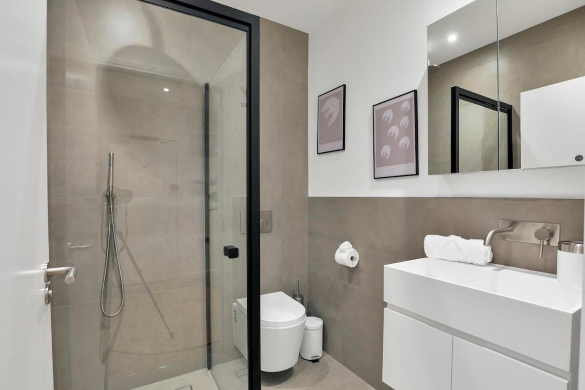 New In Kensington -2 Bedrooms 2 Baths *