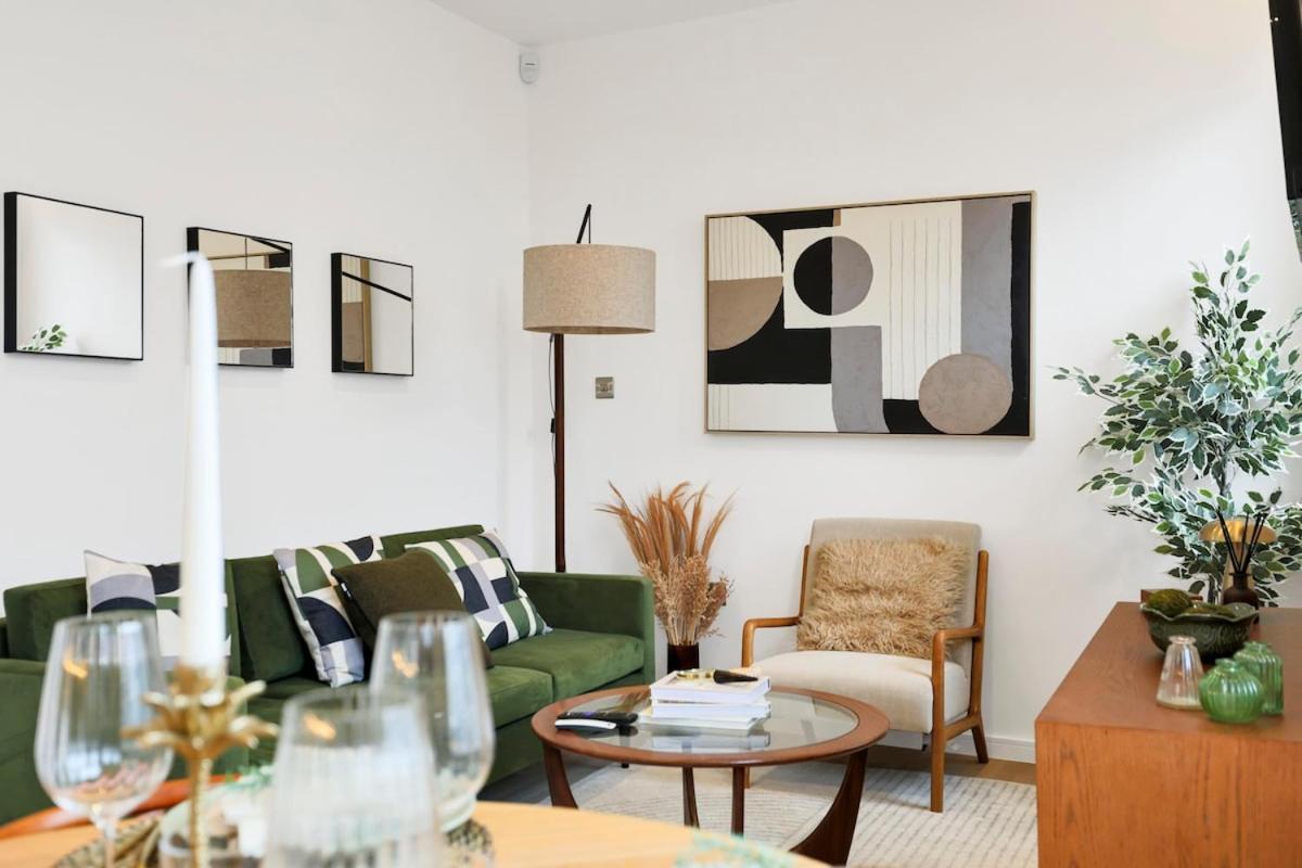 Apartment New In Kensington -2 Bedrooms 2 Baths