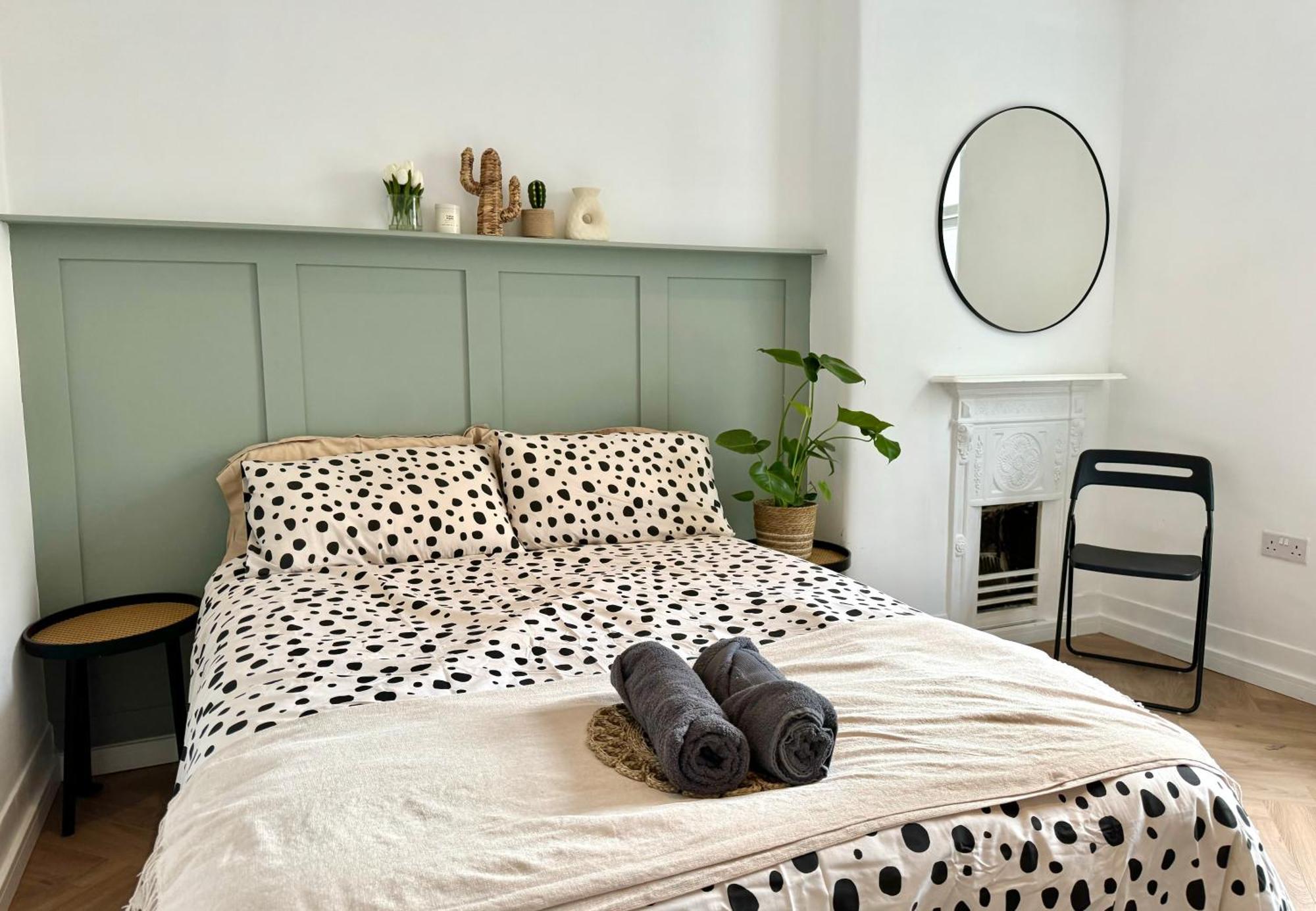Cozy In Edgware Road Apartment *
