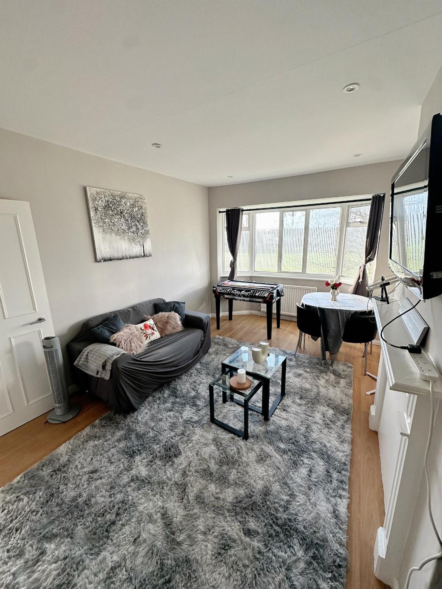 Apartment Smart And Chic 2 Bed London