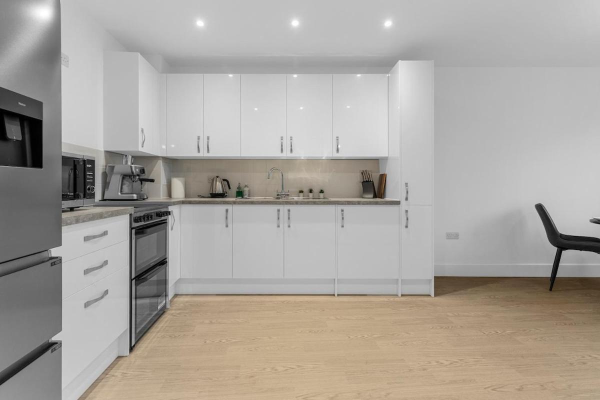 Modern Flat In Heart Of Apartment *