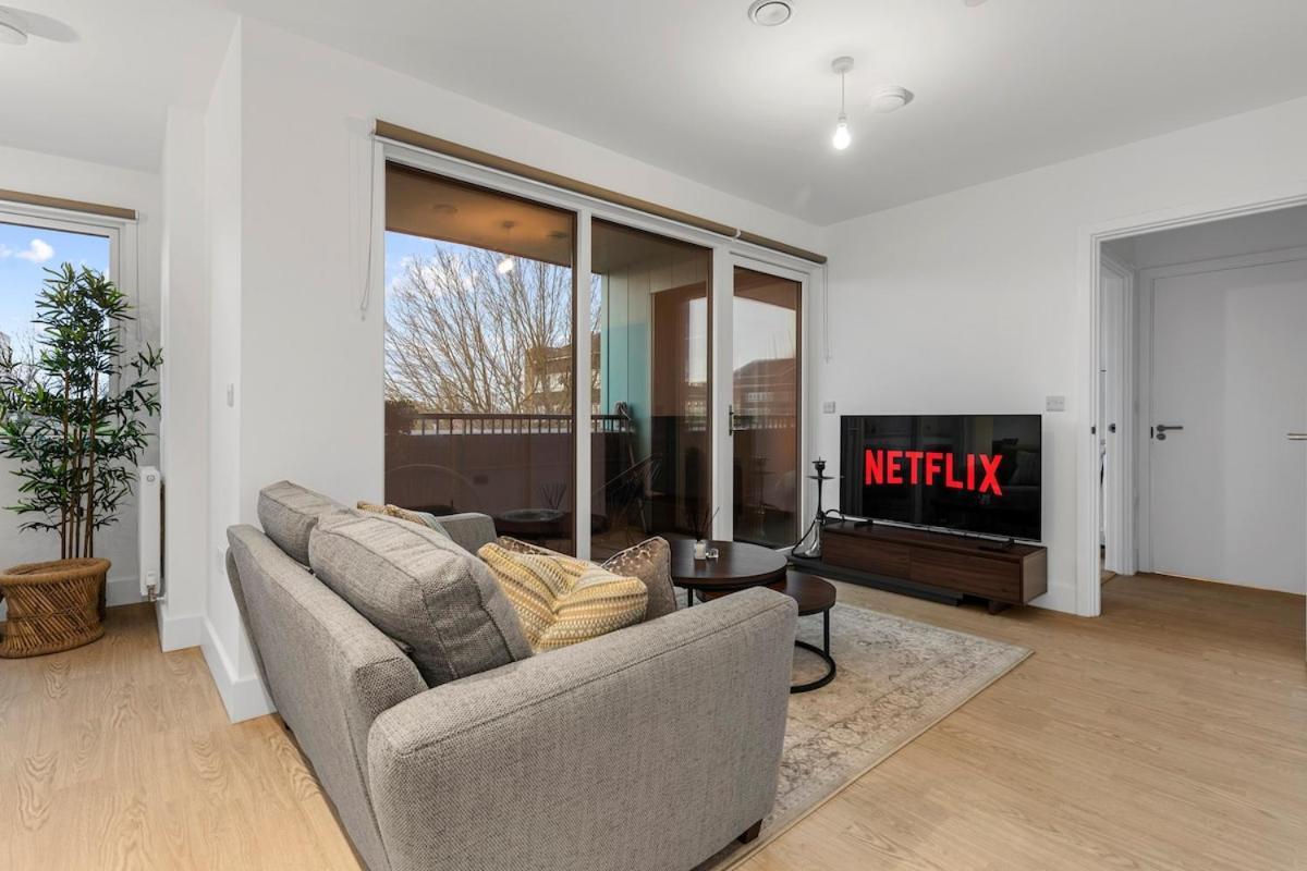Modern Flat In Heart Of Apartment London