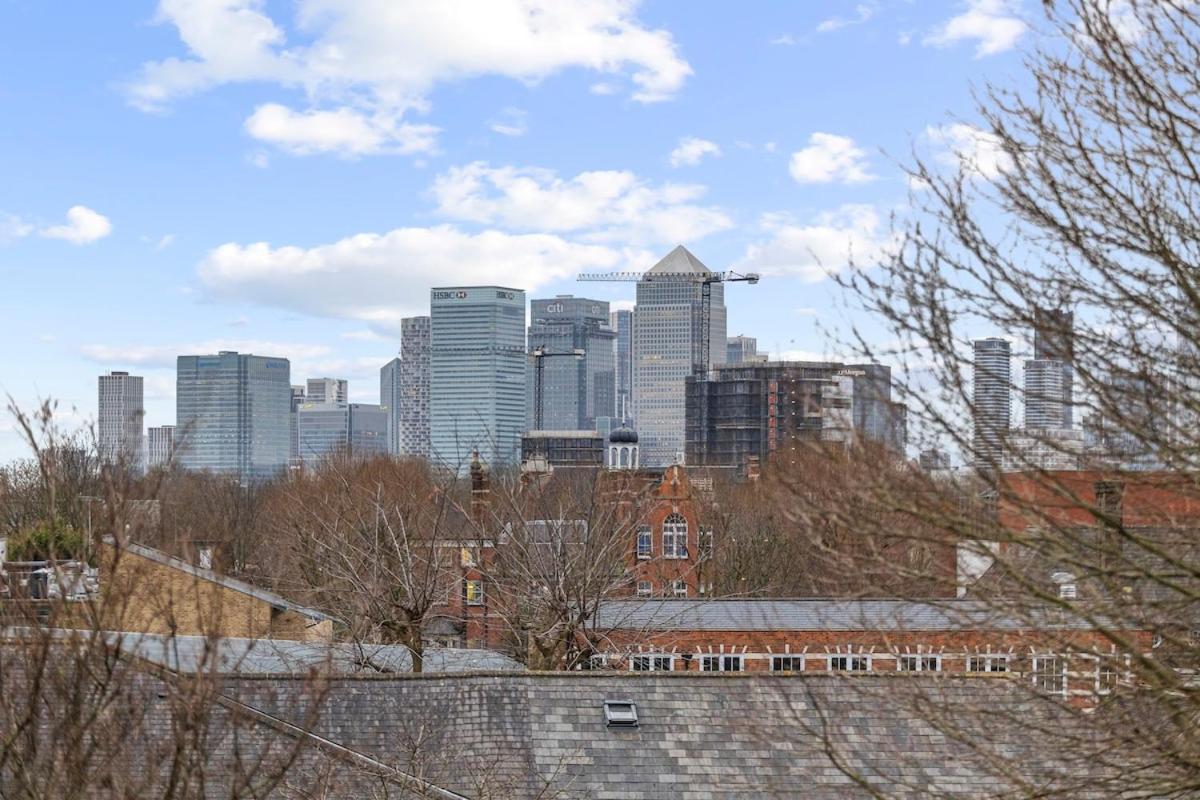 Modern Flat In Heart Of * London