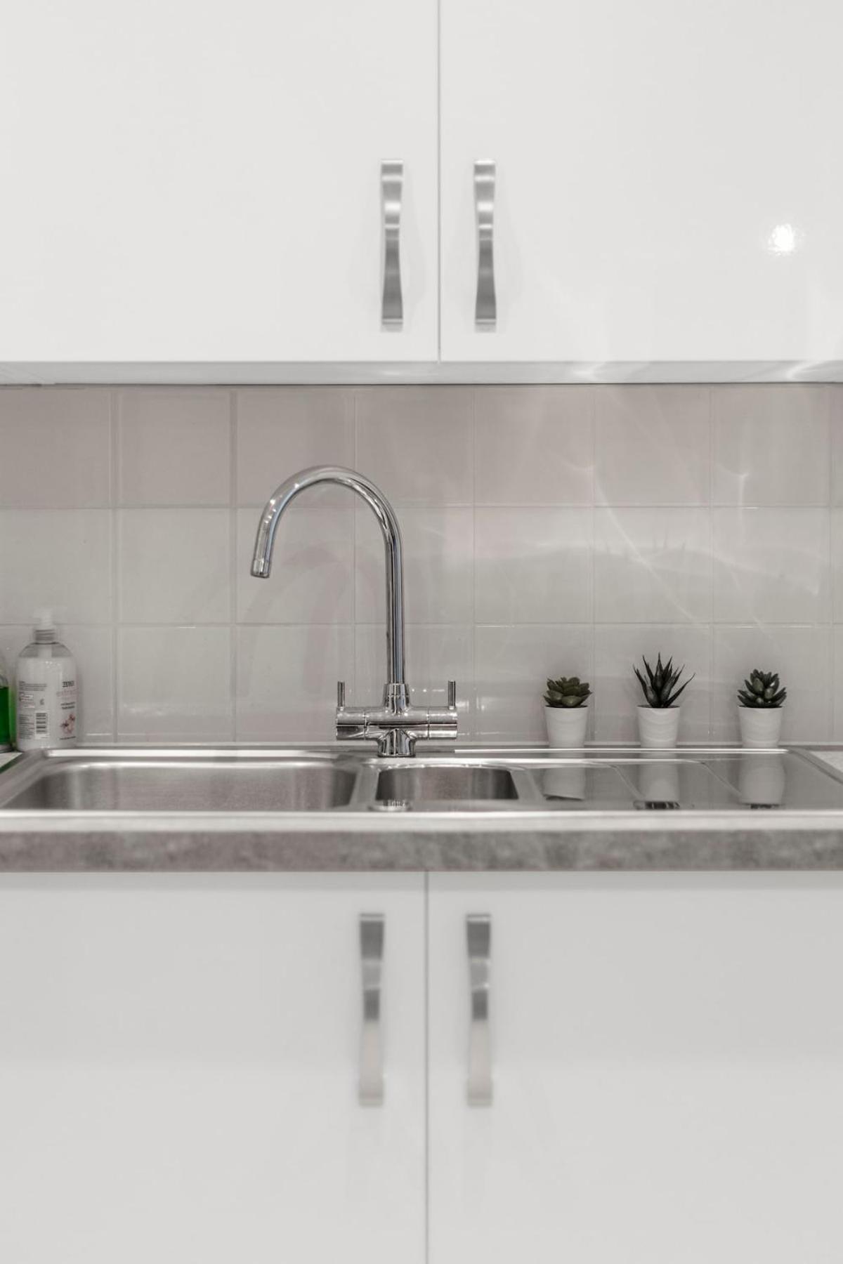 Modern Flat In Heart Of London