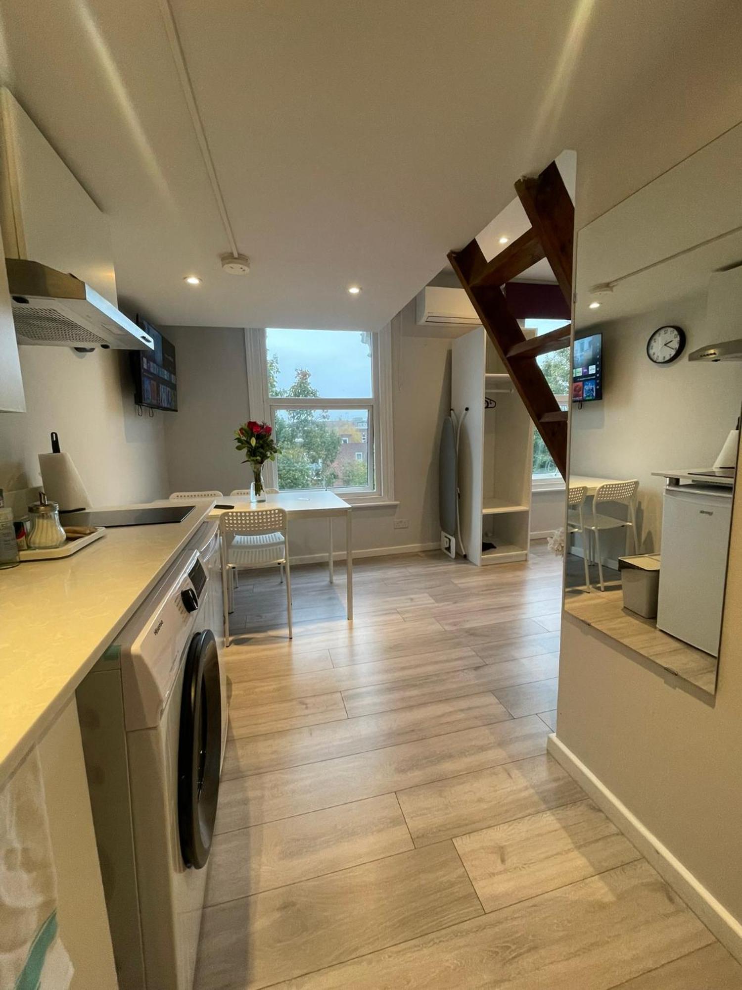 Aparthotel Westminster 5*