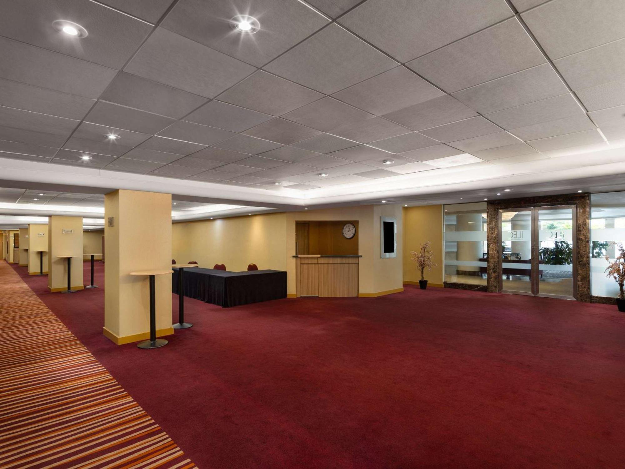 Mercure Earls Court 4* London