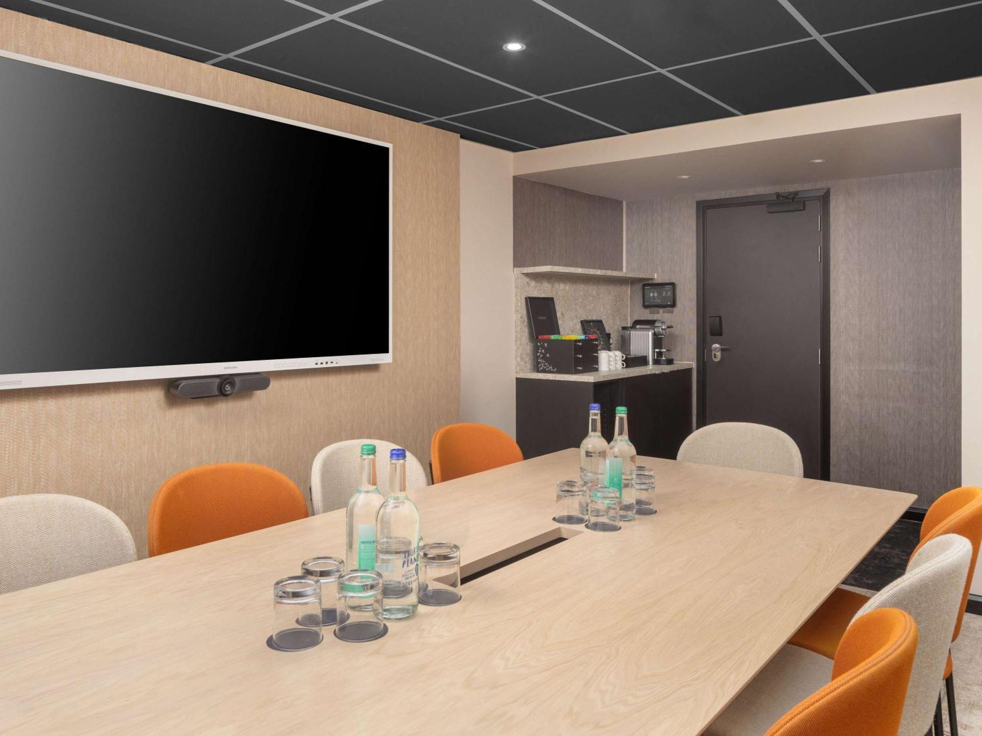 Mercure Earls Court 4*