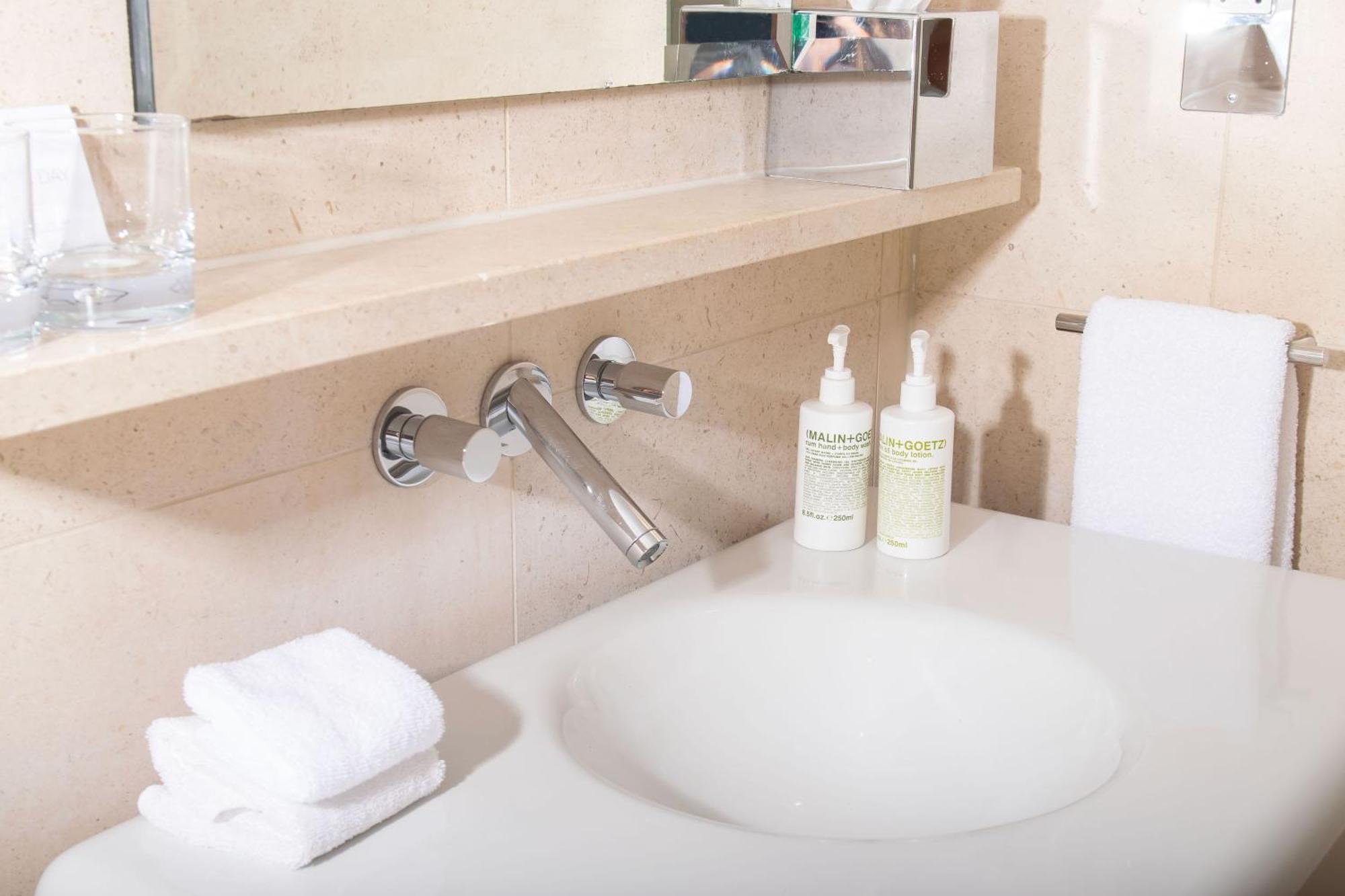 Hotel St Martins Lane 5*