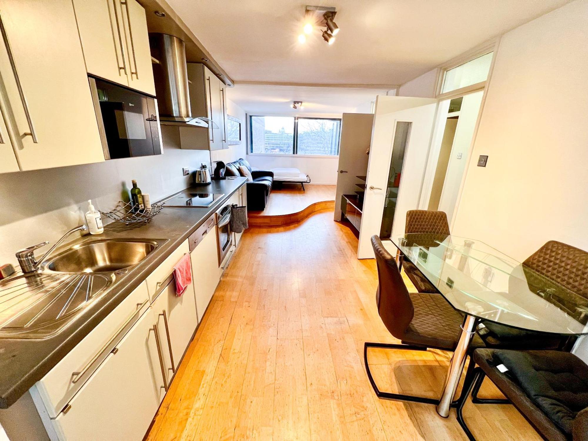 Great River Thames View Entire In The Most Central * London