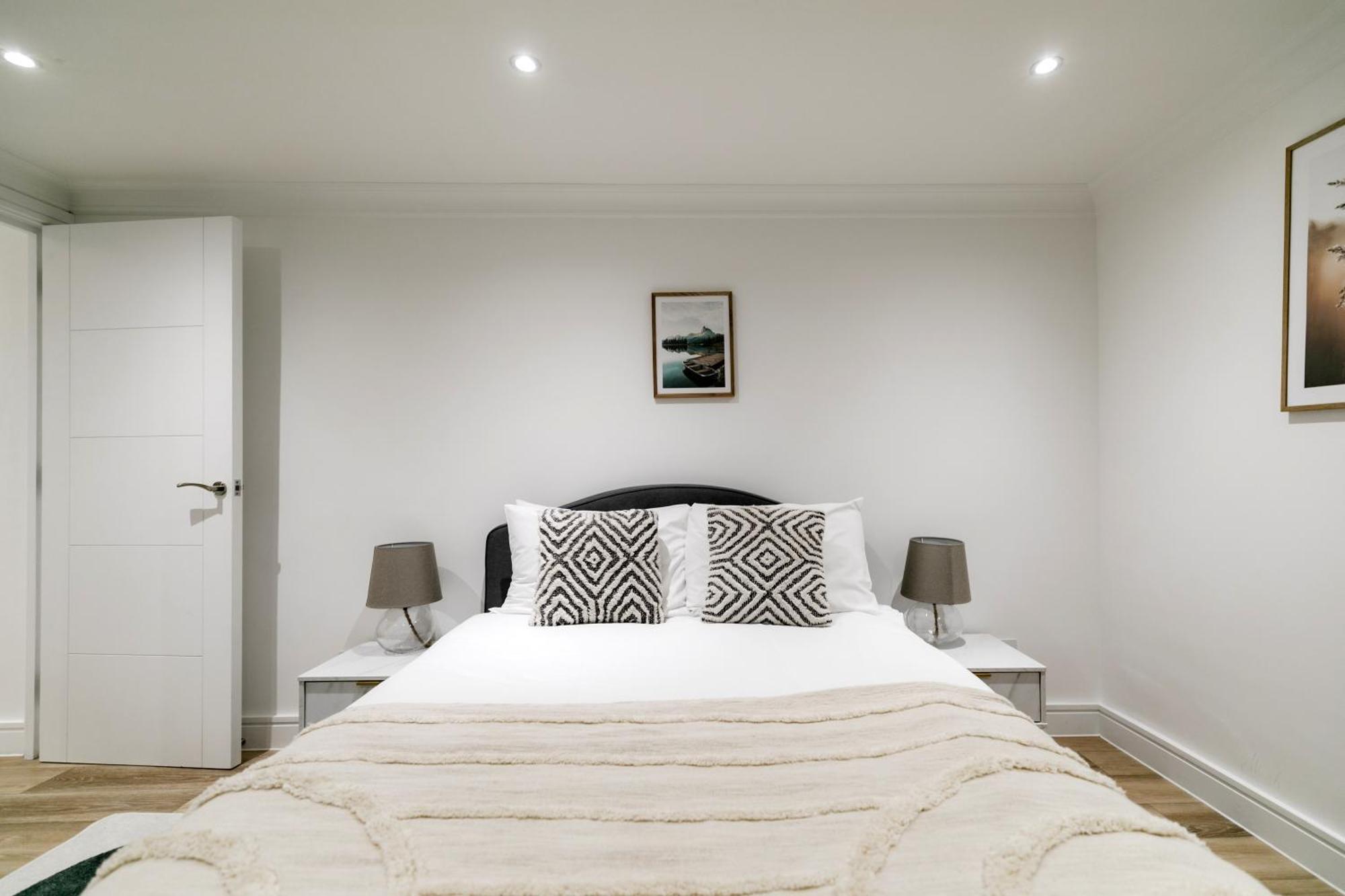 Stylish - Hyde Park Apartment