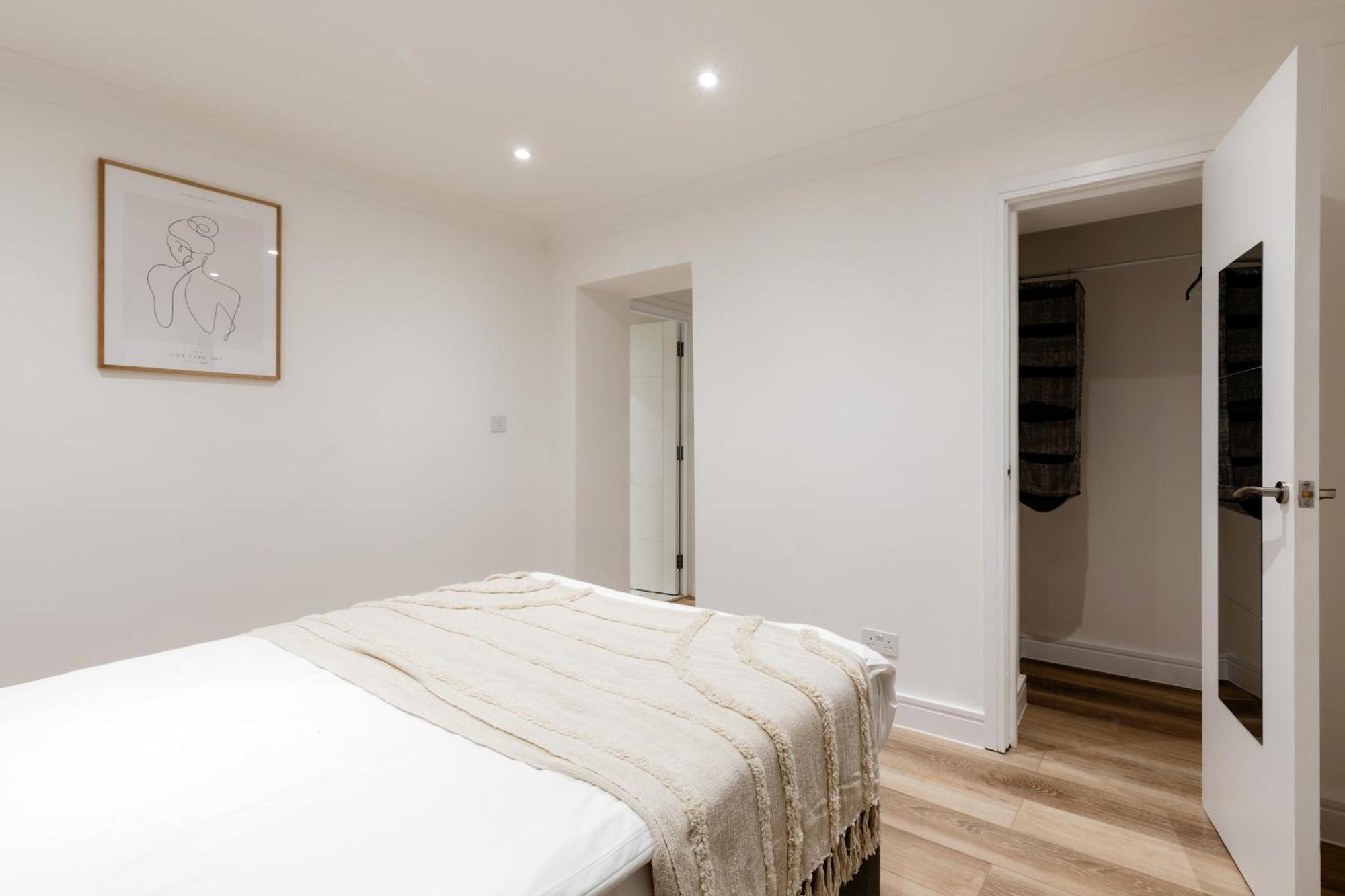 Stylish - Hyde Park Apartment