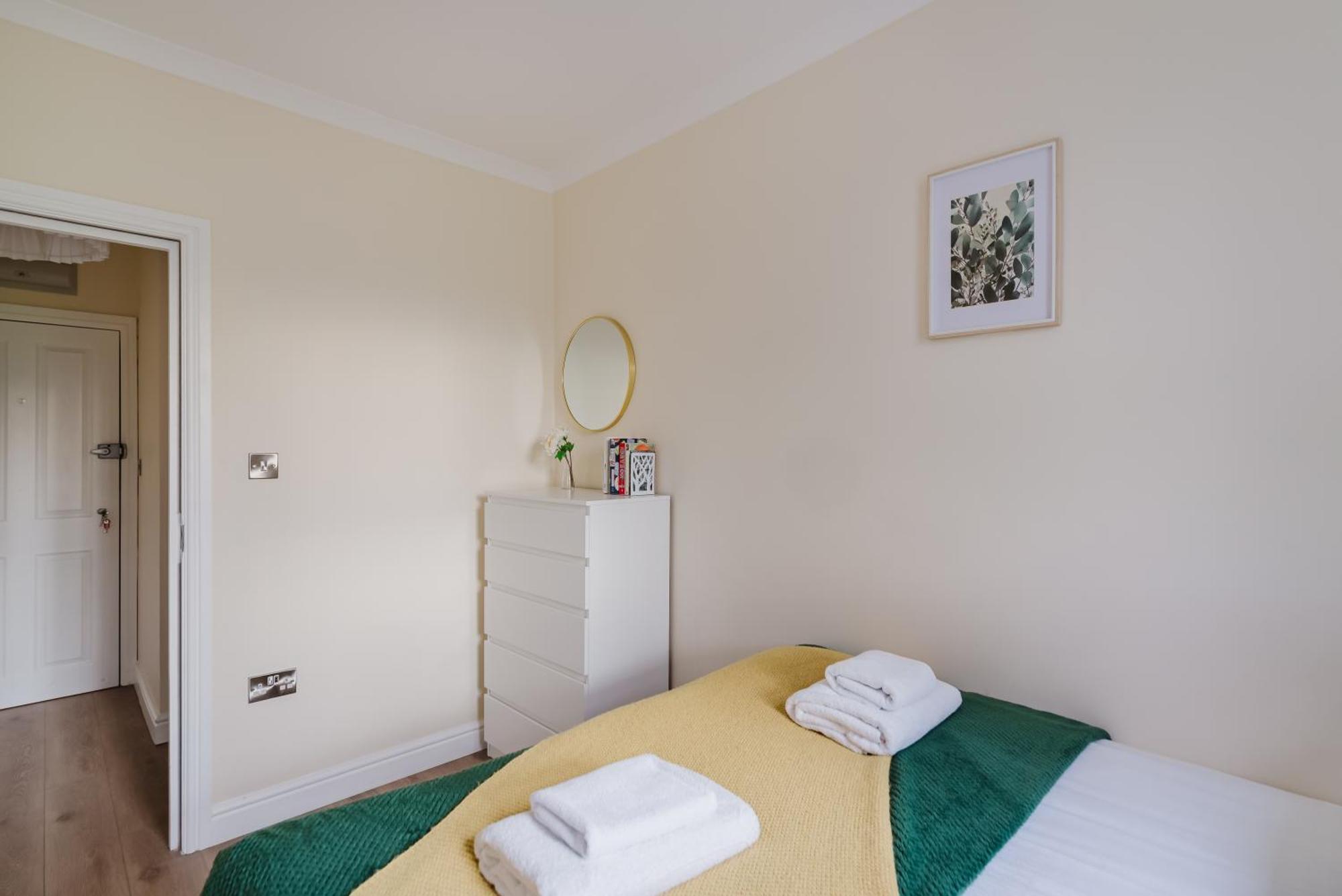 Modern Cosy Corner Flat - 2 Bed Close To 2x Tube Stations Leilighet *
