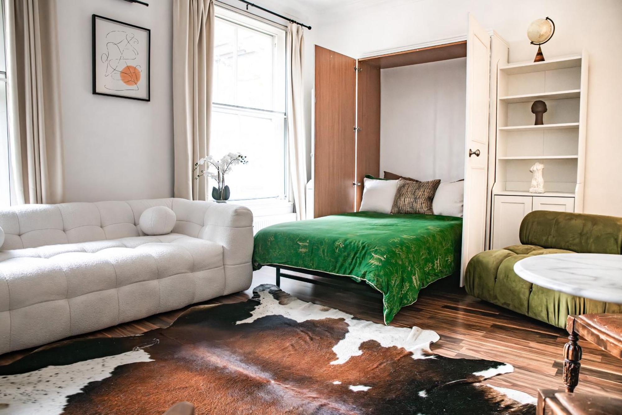 A Modern Luxury Apartment *
