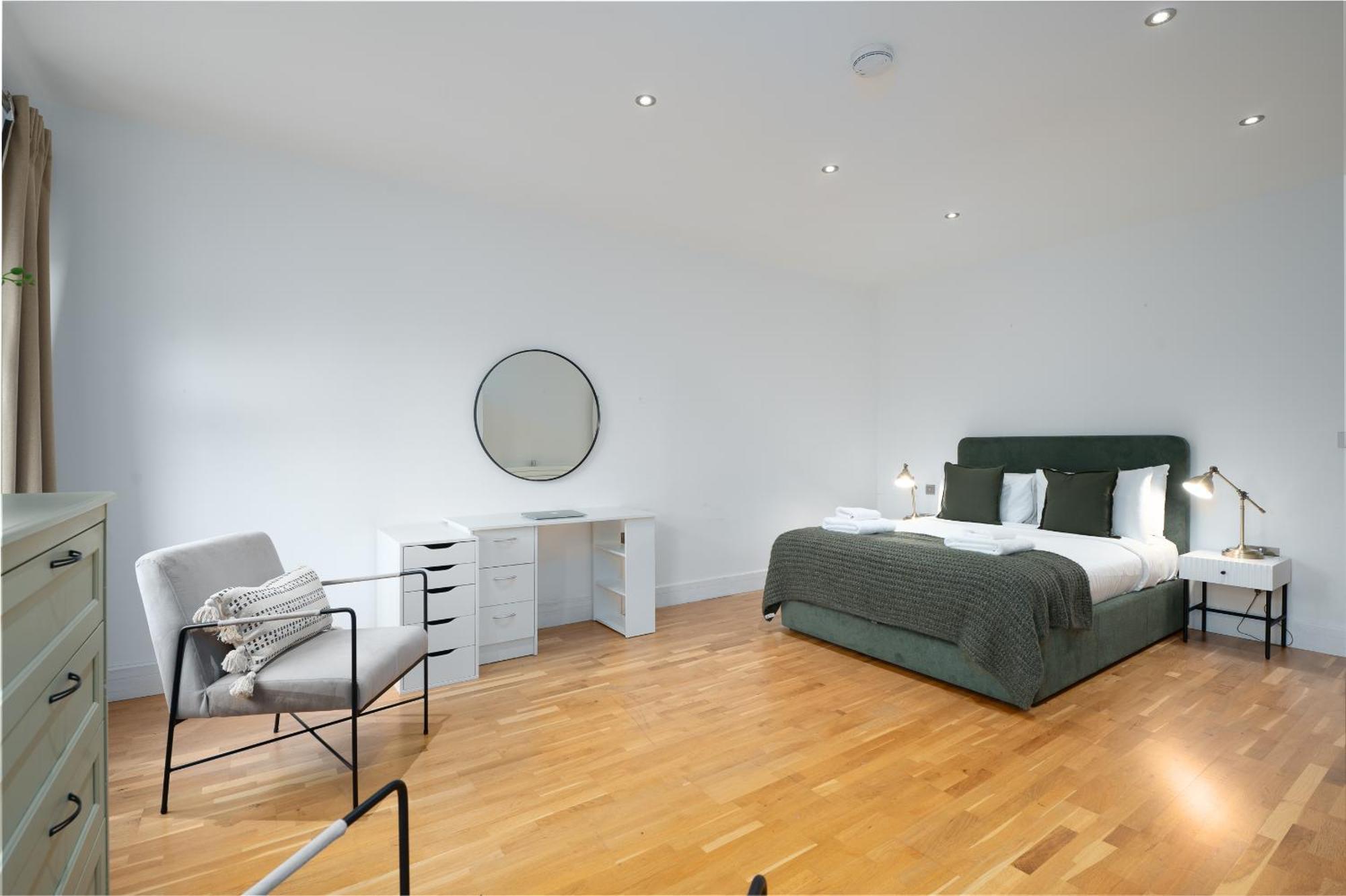 Hammersmith By Capital *