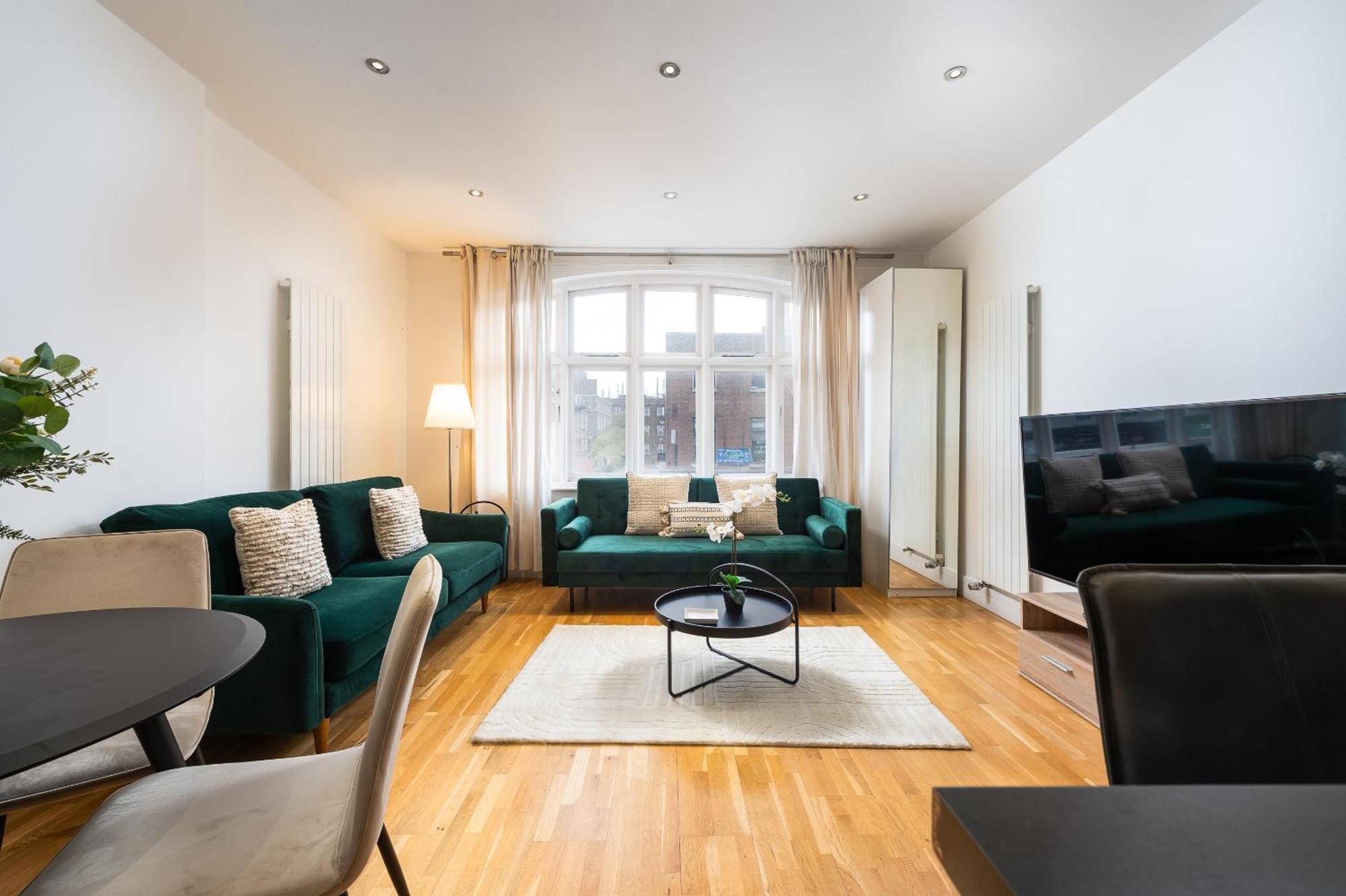 Hammersmith By Capital * London