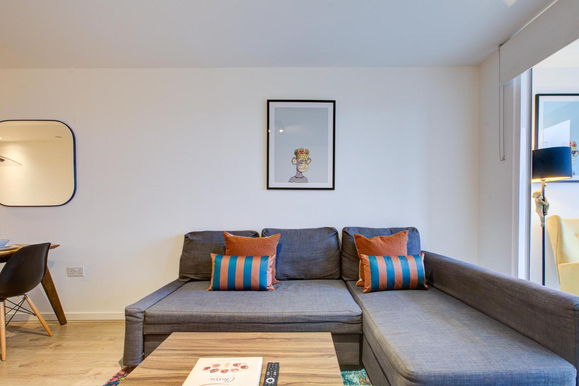 Apes Tower 3 By Artsy Appartement *