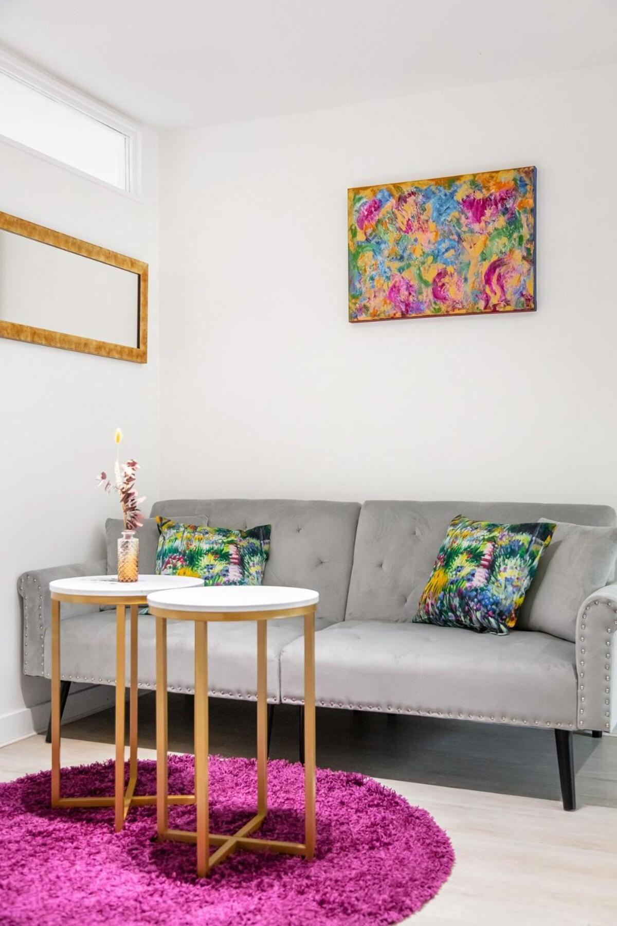 Modern Two Bed With Free Gated Parking Space