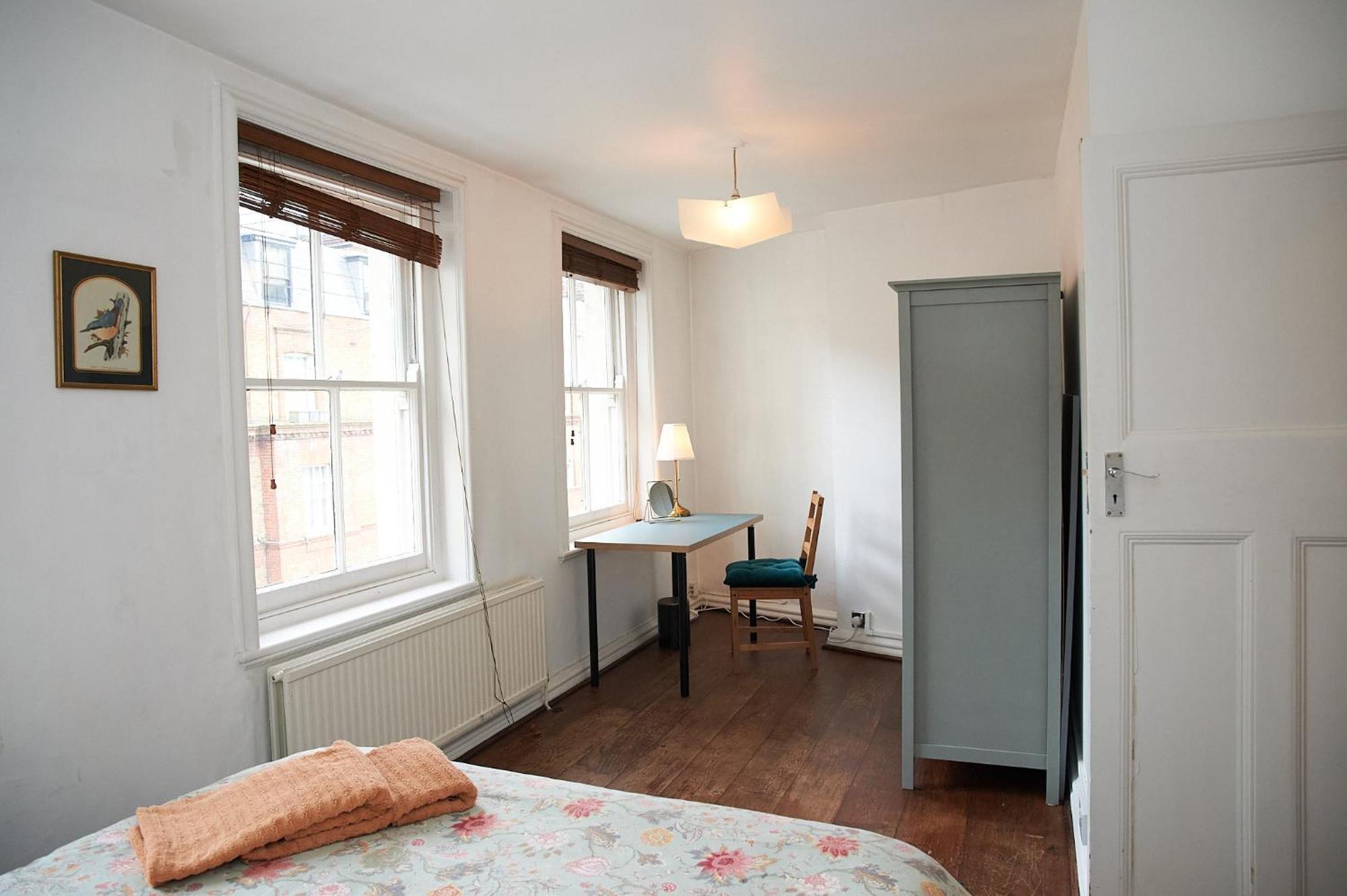 Bright & Spacious In Fitzrovia Apartment