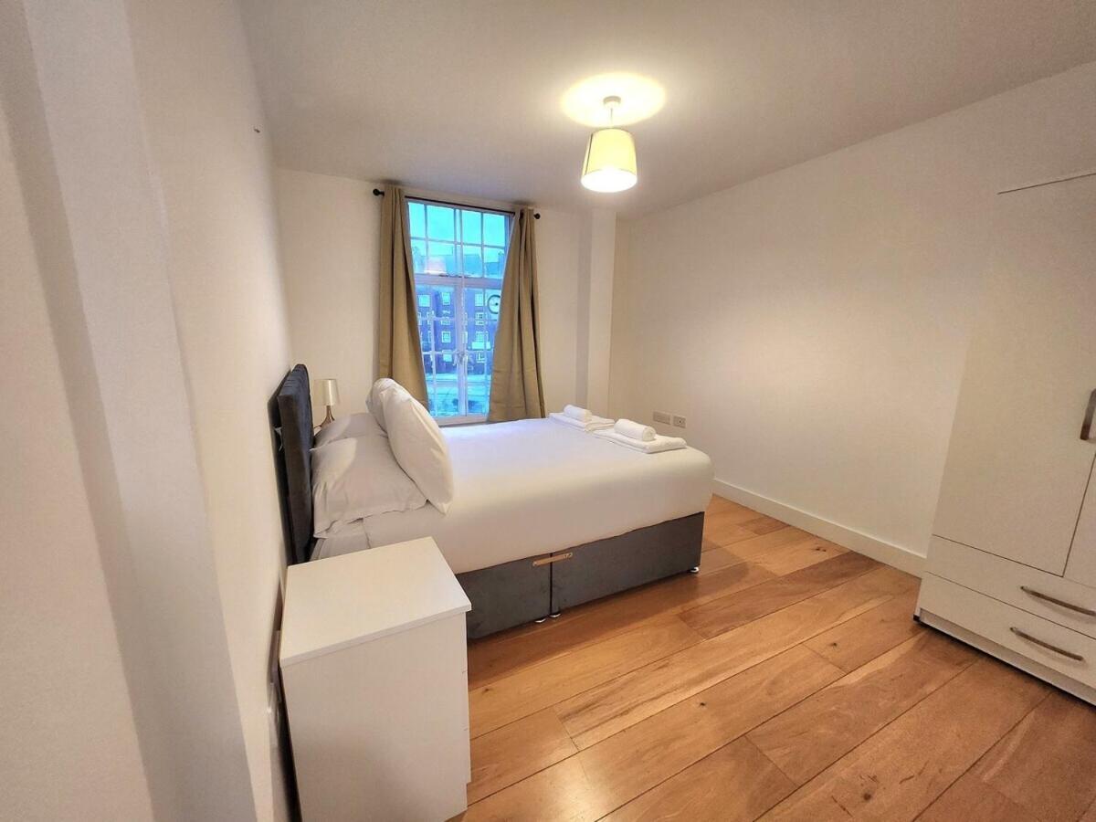 Comfortable 2br Flat - 1 Min To Tube, Sleeps 6 * London