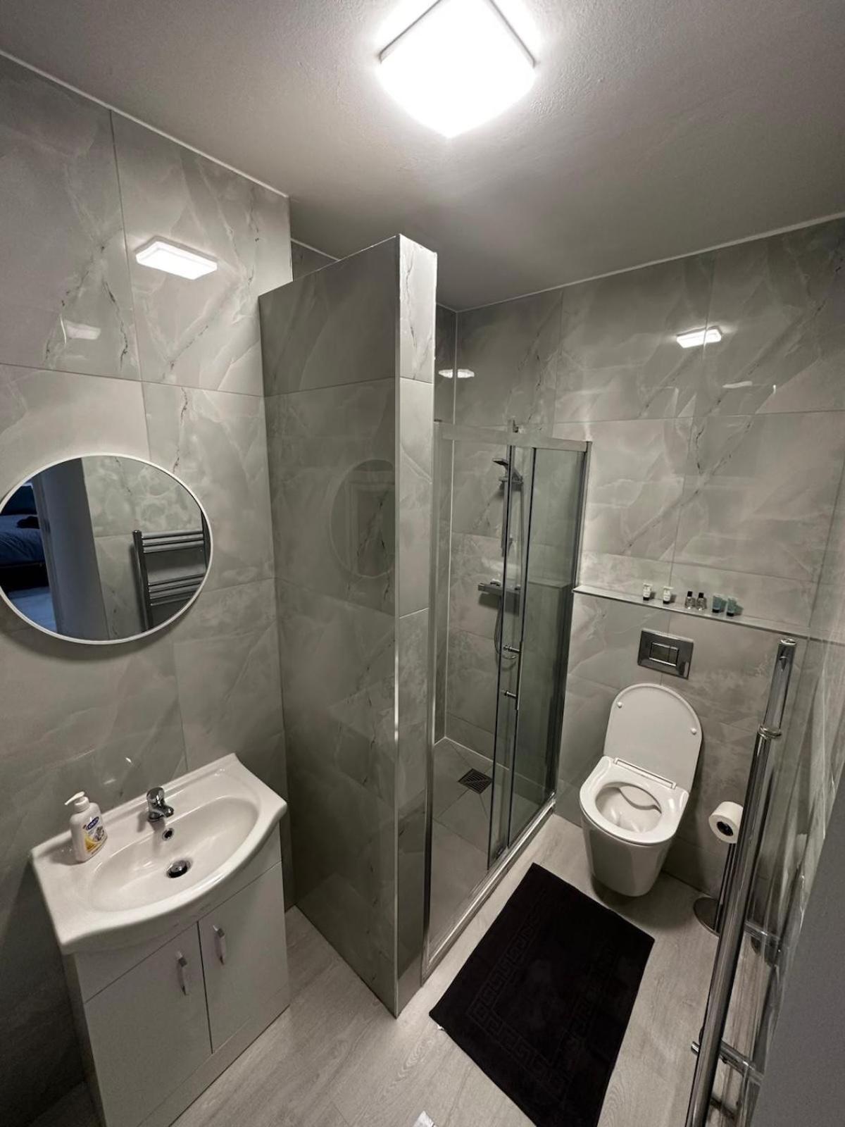 Apartment Funky Flat Nr London